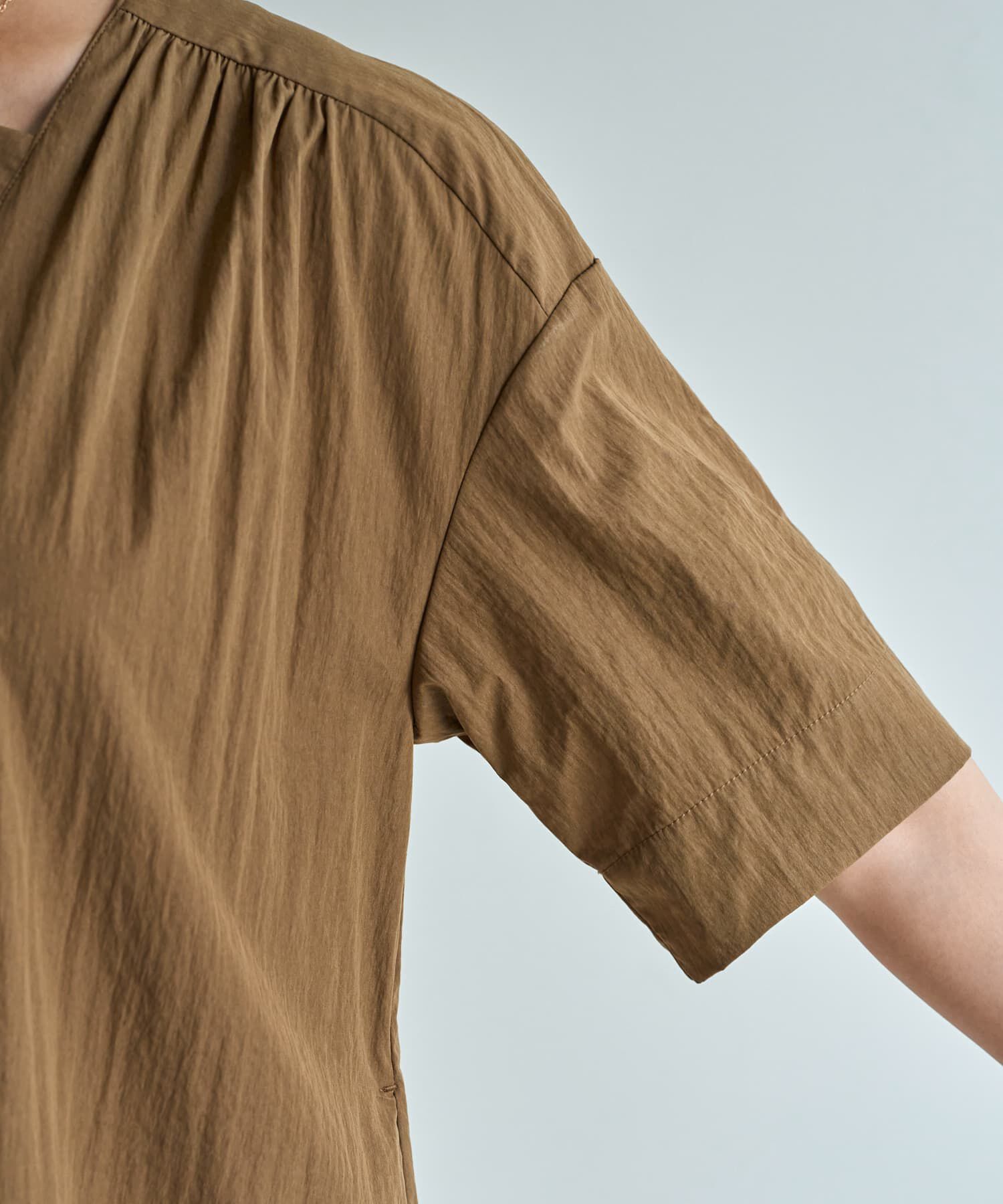  「【LUXE】デザインVネックギャザーワンピース」|ワンピース|