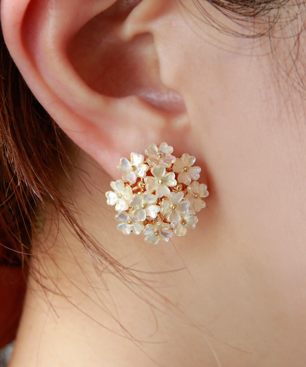 colleca la「フラワードームイヤリング」|イヤリング|