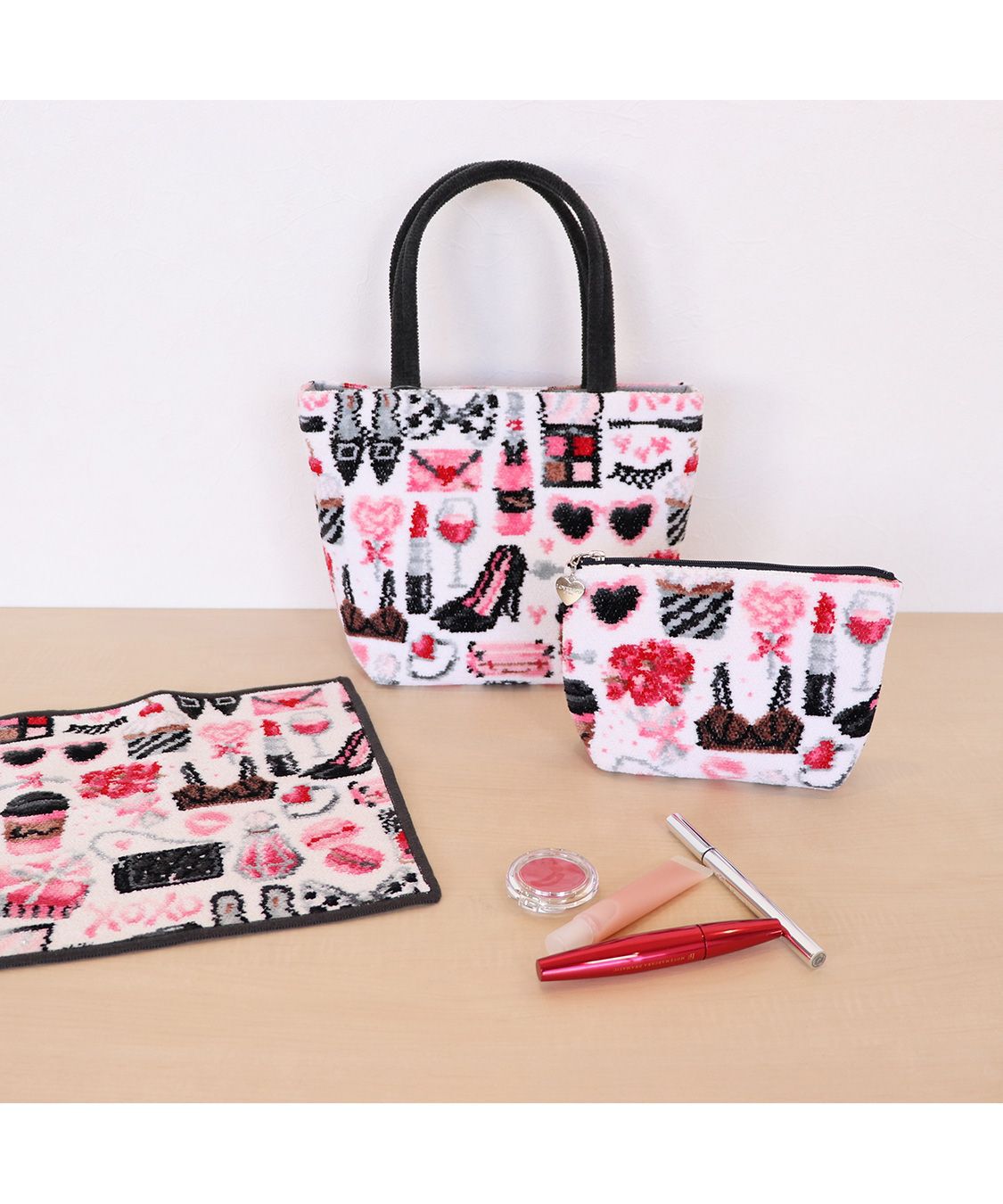 LOVERARY BY FEILER「ラブユーソーマッチ！　舟型ポーチM　L/LVY-253060」|ポーチ|