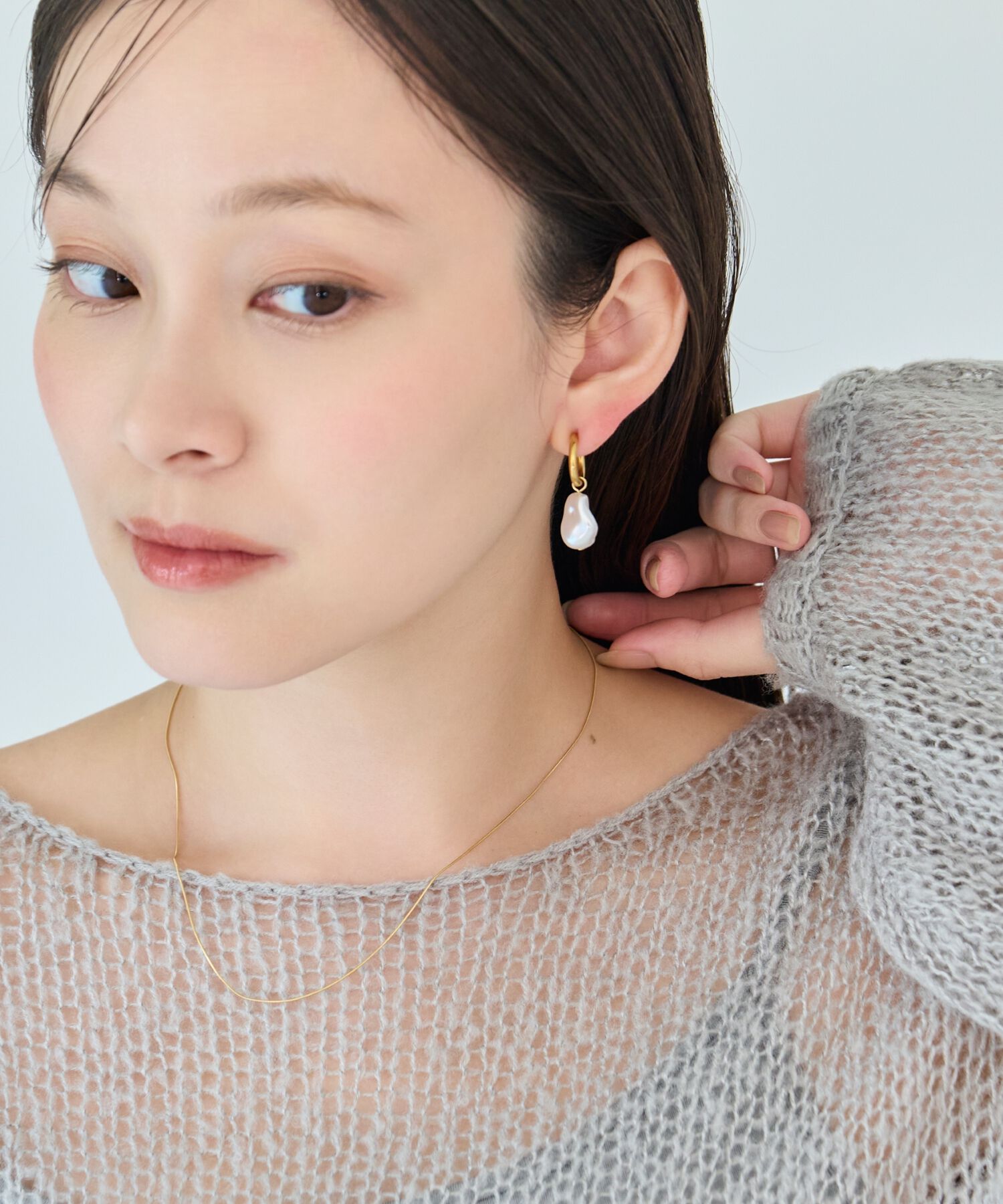 Phoebe「【金属アレルギー対応】バランスバロックパールフープイヤリング　ゴールド/ステンレス/大ぶり/主役級」|イヤリング|
