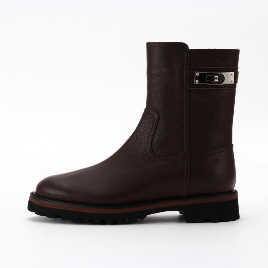 銀座かねまつ「RMWA2563PS1CHO　【本革】【Eウィズ】ターンロックモチーフブーツ」|ショートブーツ|