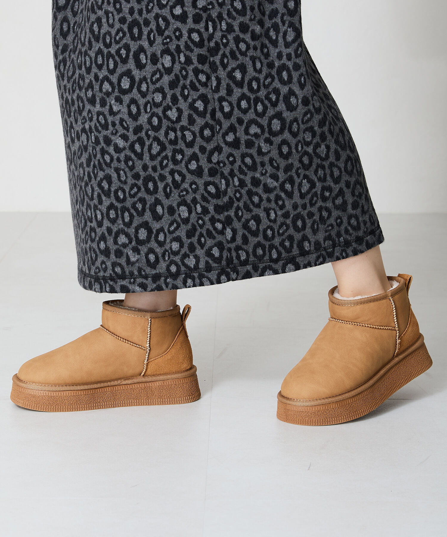 ORiental TRaffic「【 厚底 】フレアソール ムートン ショート ブーツ/41426 防寒」|ショートブーツ|CAMEL