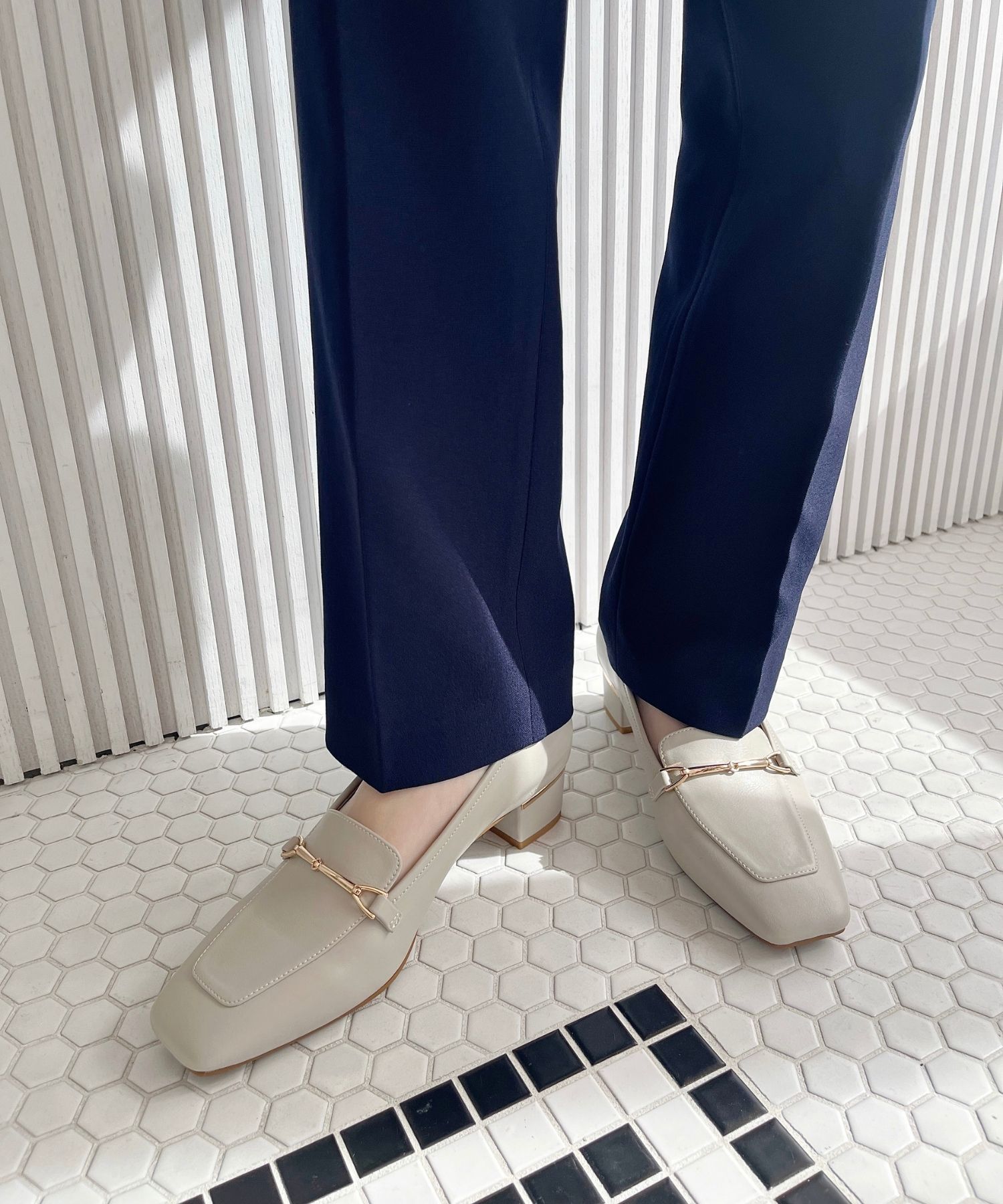 WA Oriental TRaffic「●人気シリーズ●メタリックラインビットヒールローファー/52101 ローファー」|パンプス|