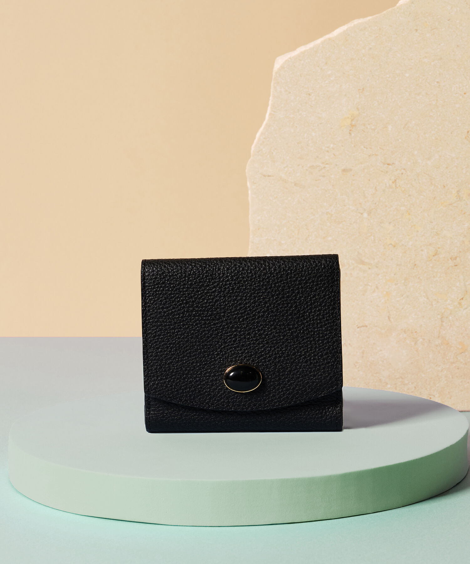 TOPKAPI 「【TOPKAPI】 gemdrops ジェムドロップ ミニエンボスレザー 天然石 二つ折り 財布 」|財布|ブラック