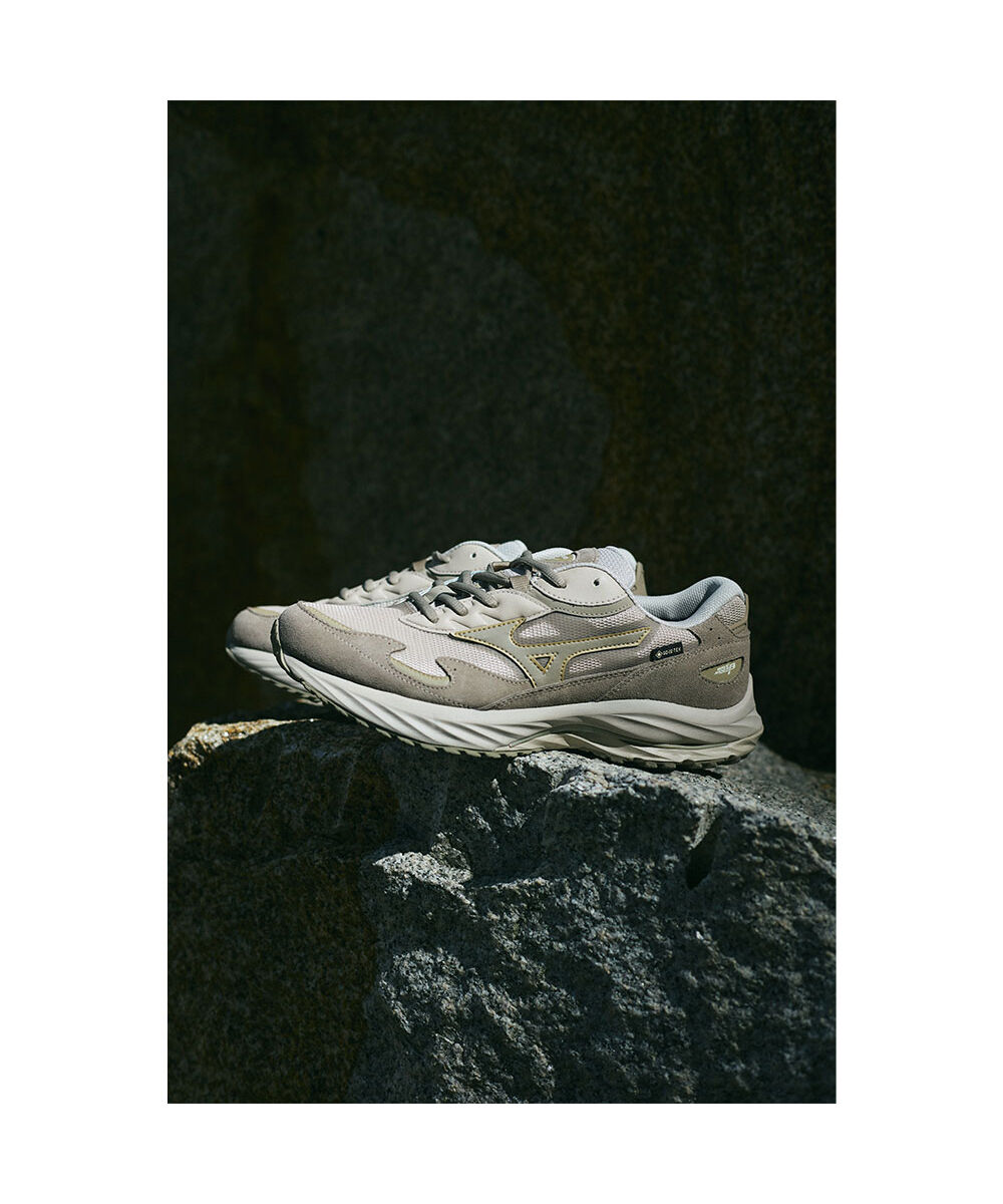 MIZUNO「WAVE RIDER &beta; GTX(ゴアテックス／防水)」|スニーカー|