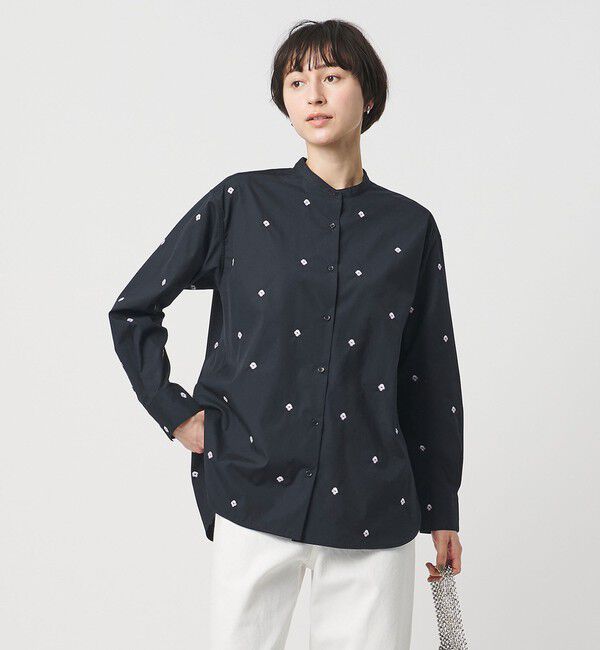 UNITED ARROWS「エンブロイダリーフラワー バンドカラー シャツ」|シャツ・ブラウス|