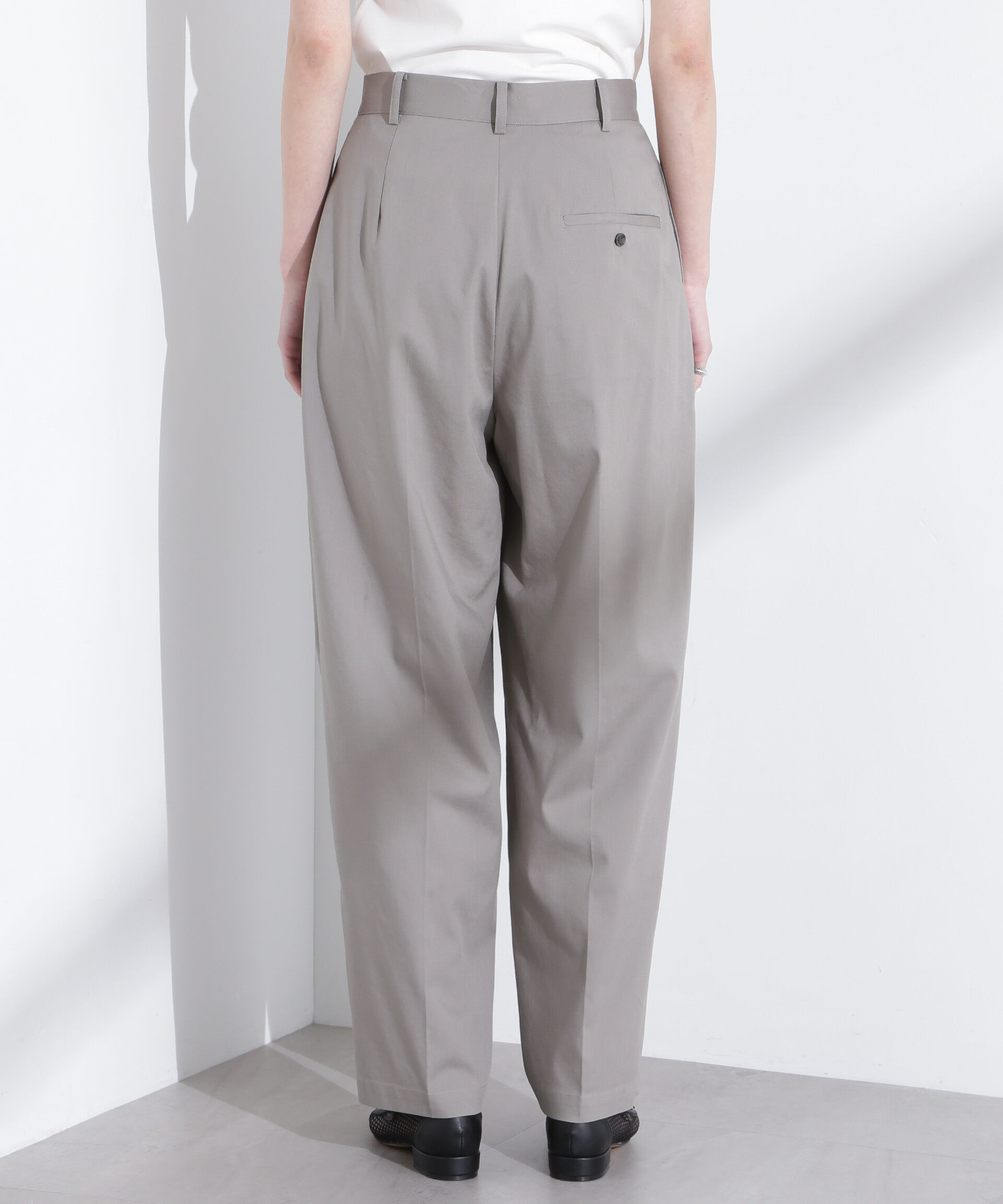 nano･universe「リネンストレッチタックコクーンパンツ」|チノ|