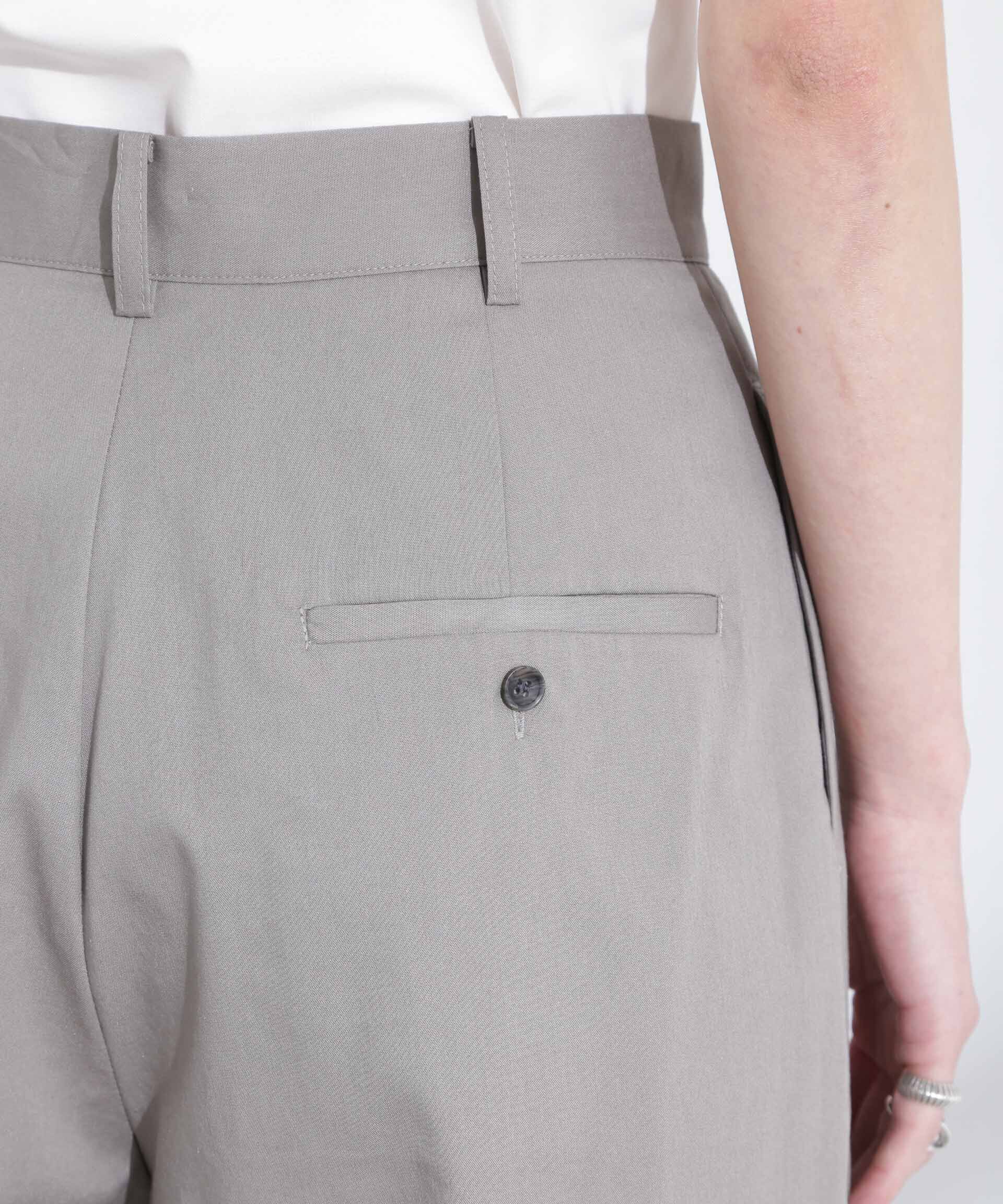 nano･universe「リネンストレッチタックコクーンパンツ」|チノ|