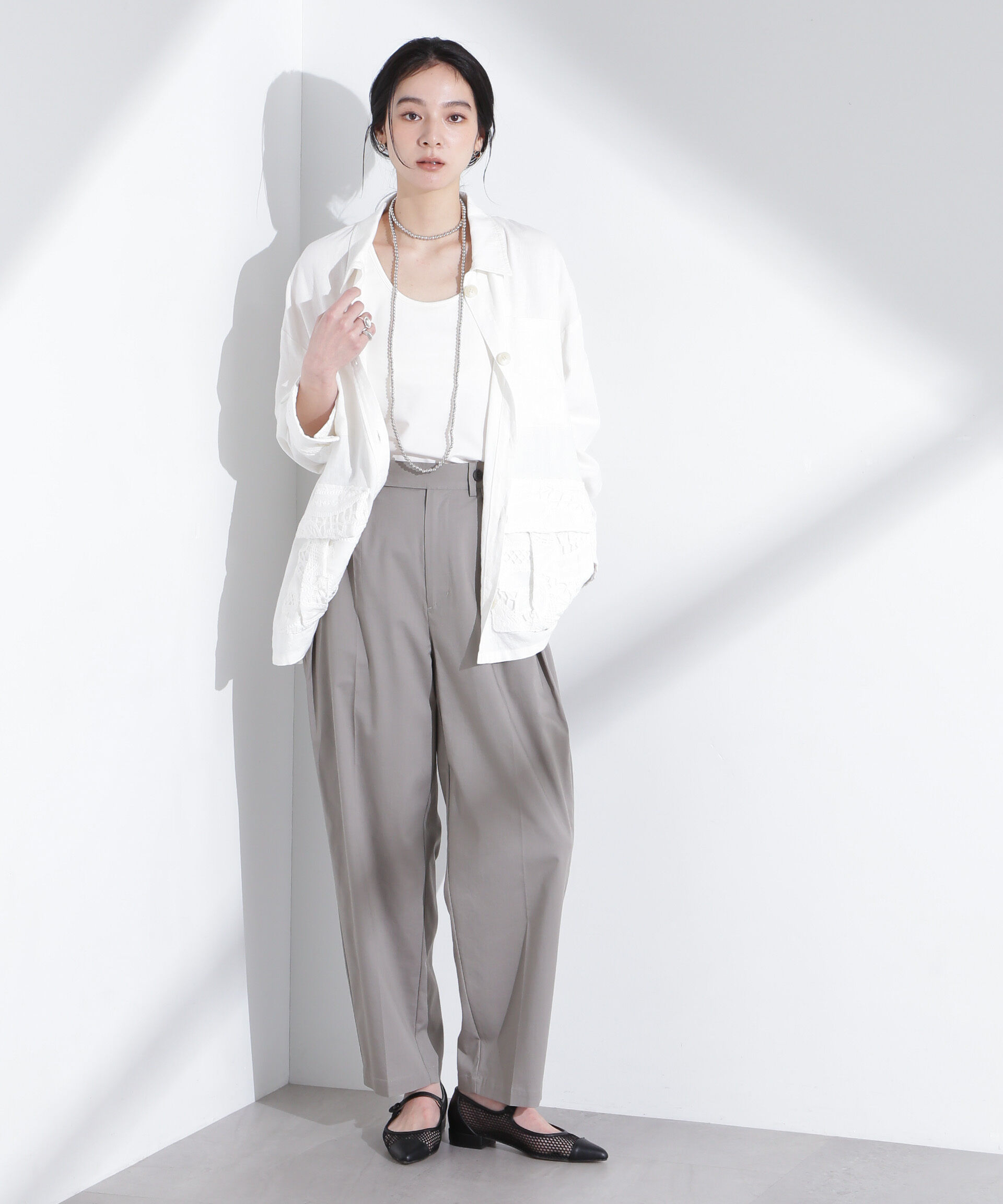 nano･universe「リネンストレッチタックコクーンパンツ」|チノ|