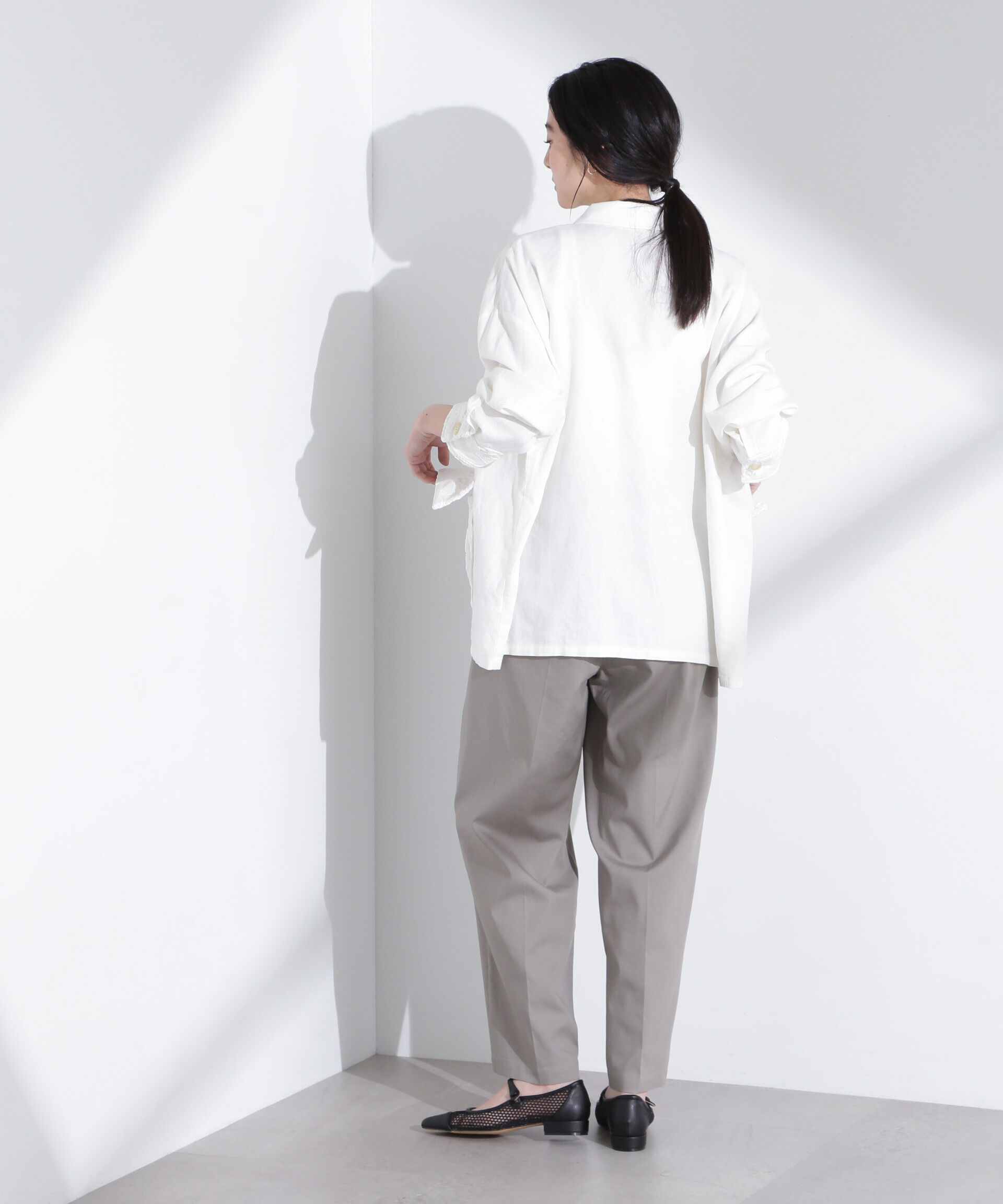 nano･universe「リネンストレッチタックコクーンパンツ」|チノ|