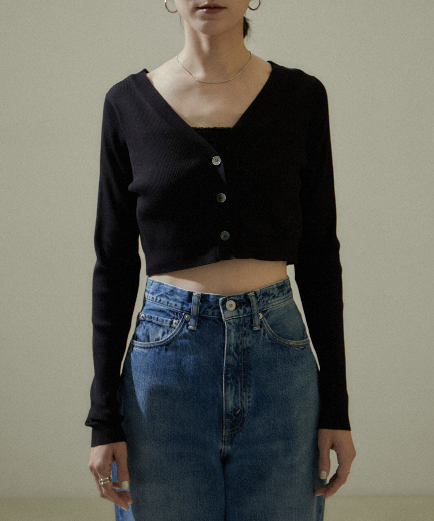 SALON adam et rope'「ウォッシャブルシルククロップドVネックカーディガン」|カーディガン|