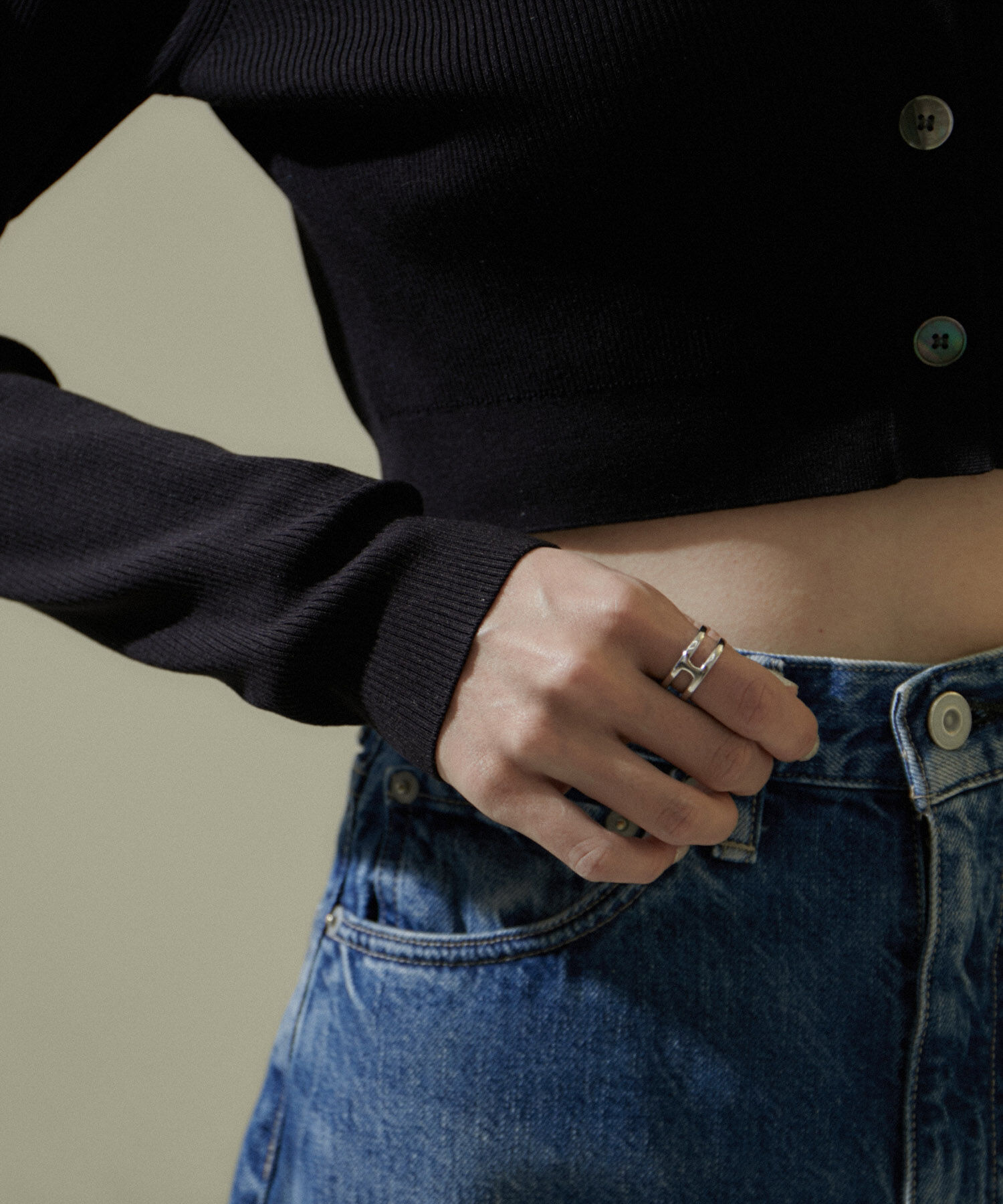 SALON adam et rope'「ウォッシャブルシルククロップドVネックカーディガン」|カーディガン|