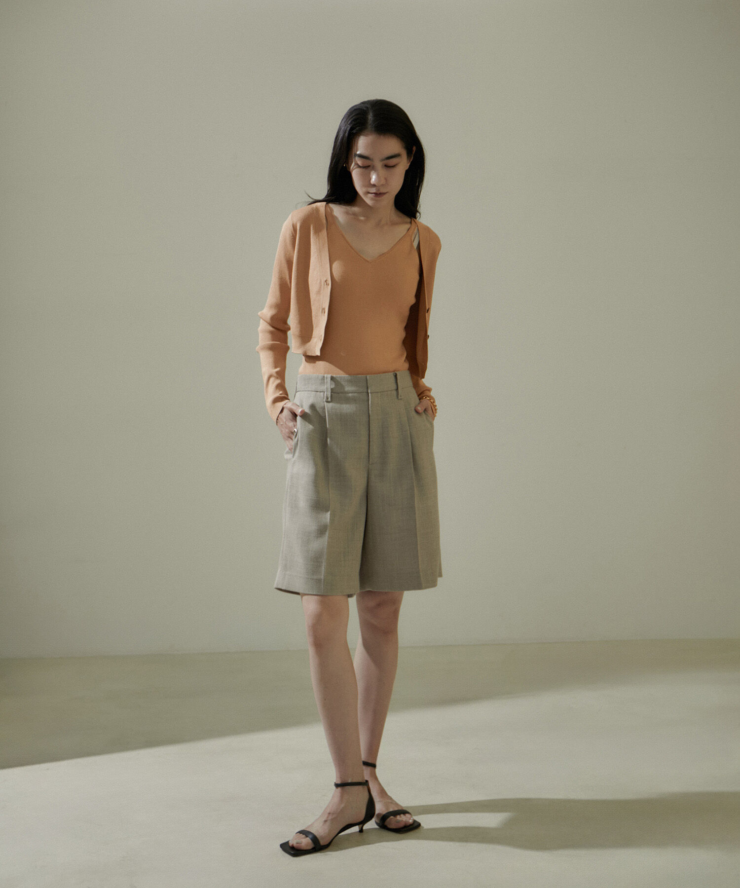 SALON adam et rope'「ウォッシャブルシルククロップドVネックカーディガン」|カーディガン|