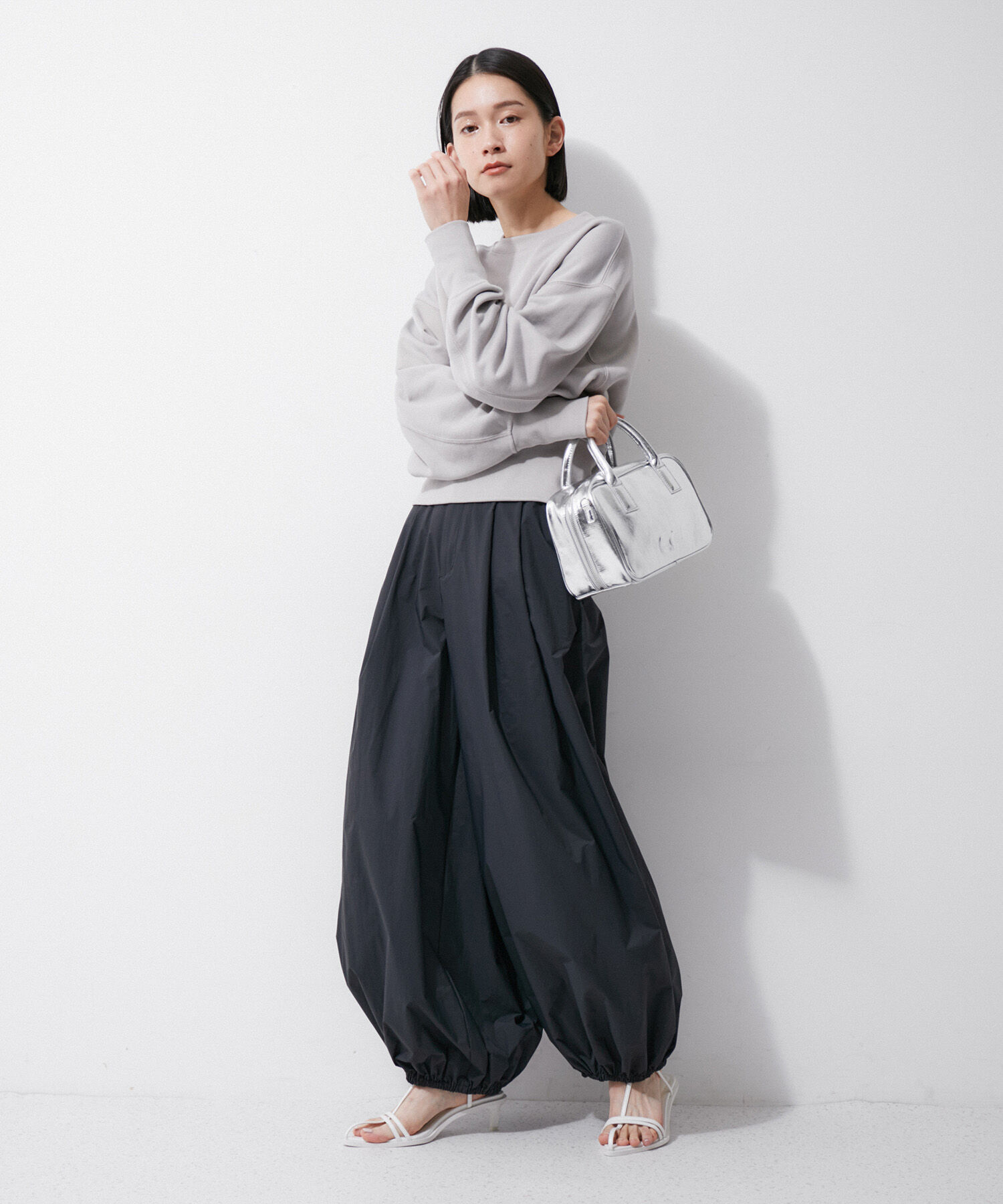 ADAM ET ROPE'「【一部WEB限定カラー・再入荷・サステナブル】ロゴスクエアボストンバッグ」|ショルダー・メッセンジャー|