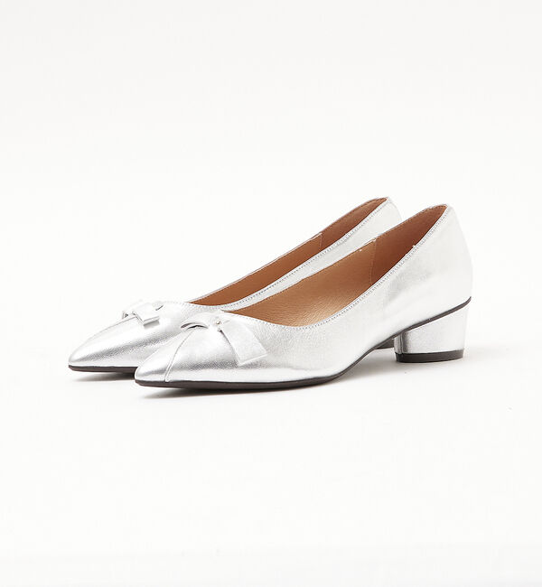 AU BANNISTER「リボンモチーフローヒールパンプス」|パンプス|