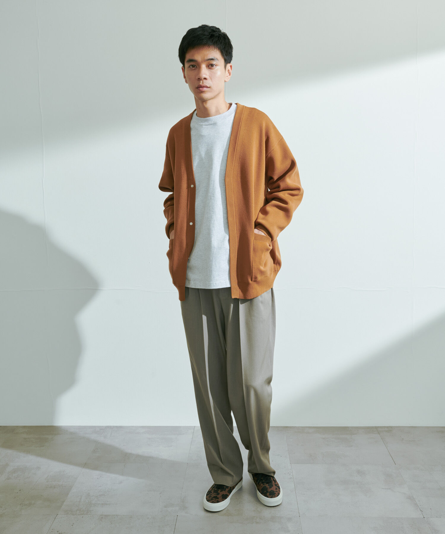 URBAN RESEARCH DOORS「『UR TECH Renew Knit』Vネックカーディガン」|カーディガン|