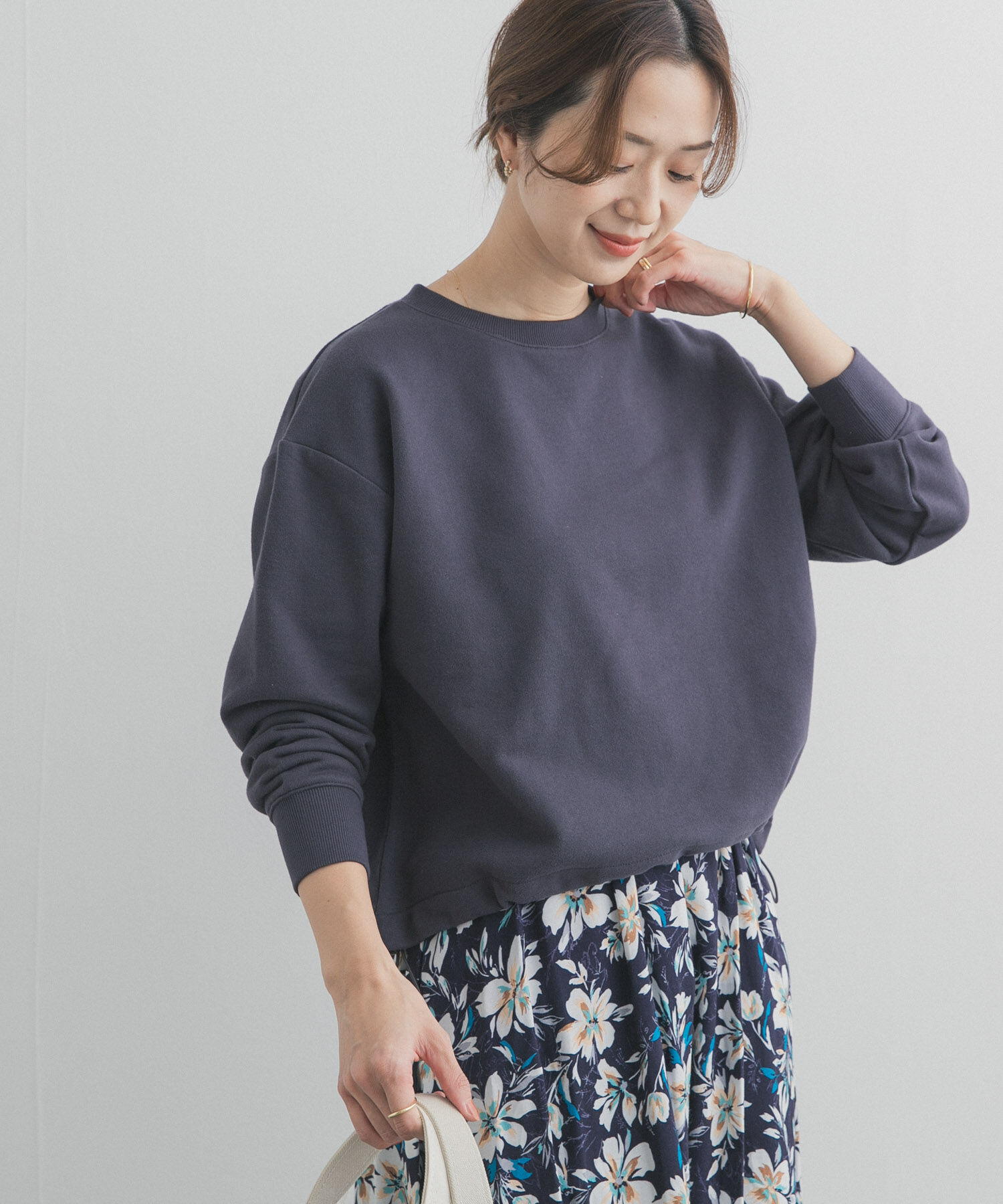 URBAN RESEARCH DOORS「コットンスウェットヘムドロストプルオーバー」|スウェット・ジャージ|チャコールグレー