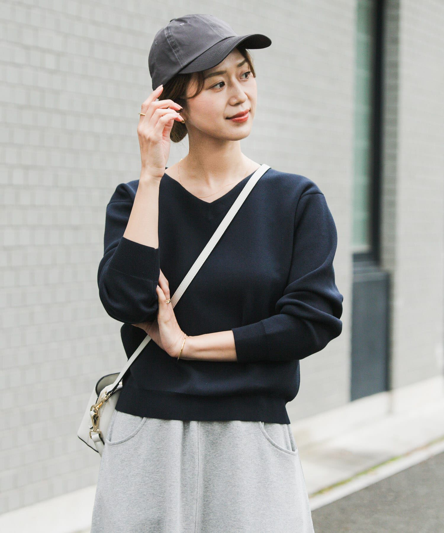 URBAN RESEARCH DOORS「『UR TECH Renew Knit』Vネックプルオーバー」|ニット・セーター|