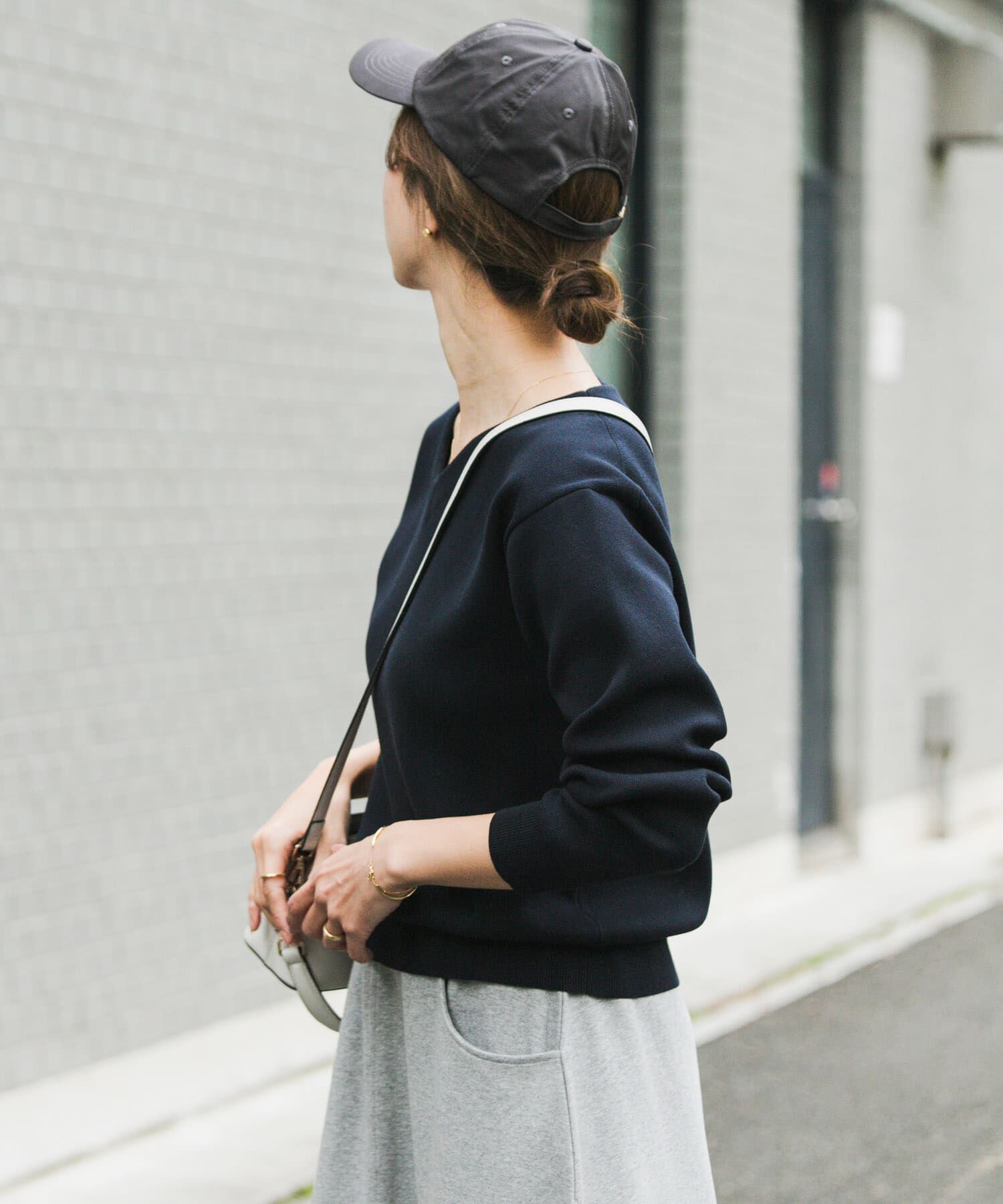 URBAN RESEARCH DOORS「『UR TECH Renew Knit』Vネックプルオーバー」|ニット・セーター|