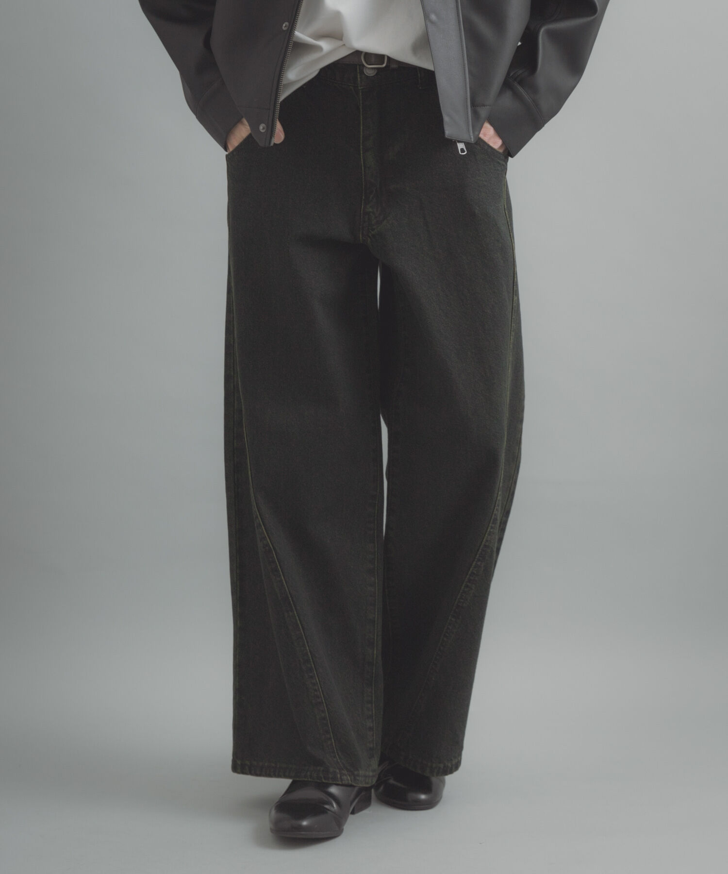 SENSE OF PLACE by URBAN RESEARCH「ケミカルバギーワイドデニムパンツ」|デニム|ブラック