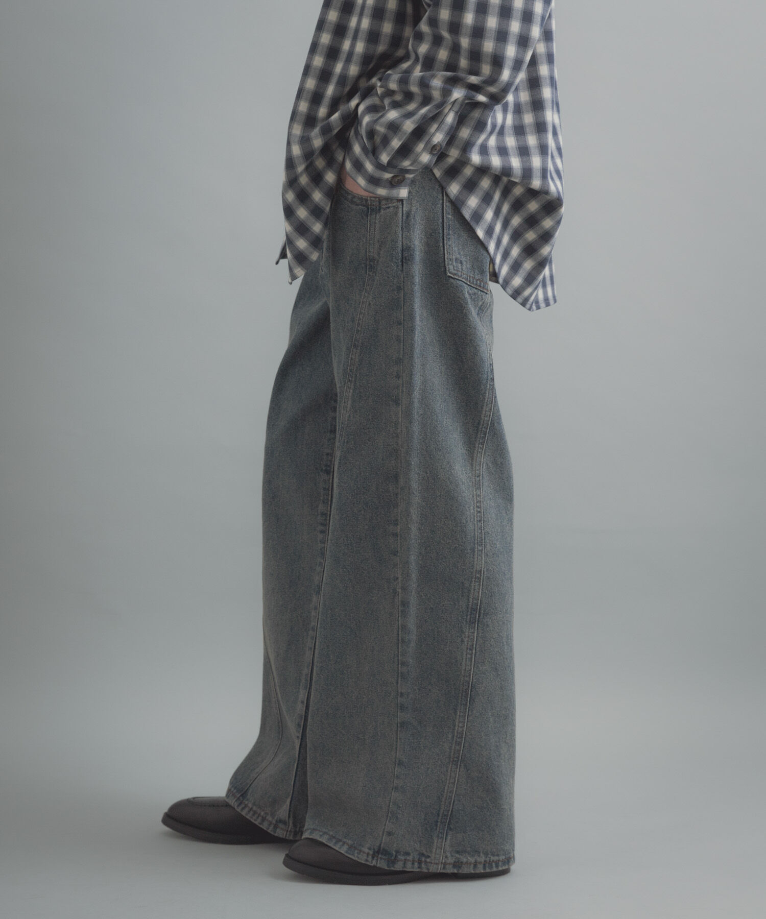SENSE OF PLACE by URBAN RESEARCH「ケミカルバギーワイドデニムパンツ」|デニム|