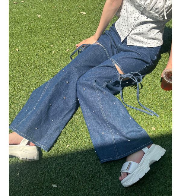 MAJESTICLEGON「サイドスリットビジューデニムパンツ」|デニム|