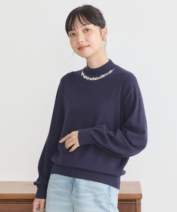 earth music&ecology「パール&ビジューハイネックプルオーバー」|ニット・セーター|