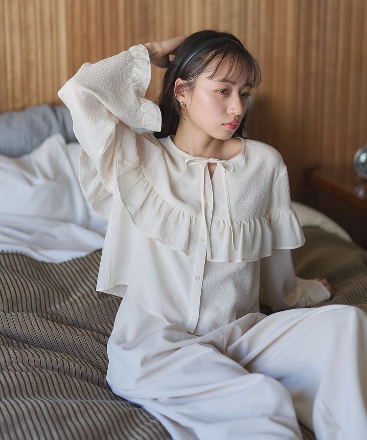 earth music&ecology「フリル切替えショートブラウス」|シャツ・ブラウス|