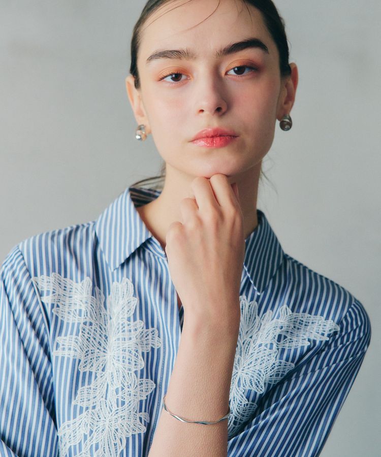 YECCA VECCA「ツイストバングル」|ブレスレット・バングル|