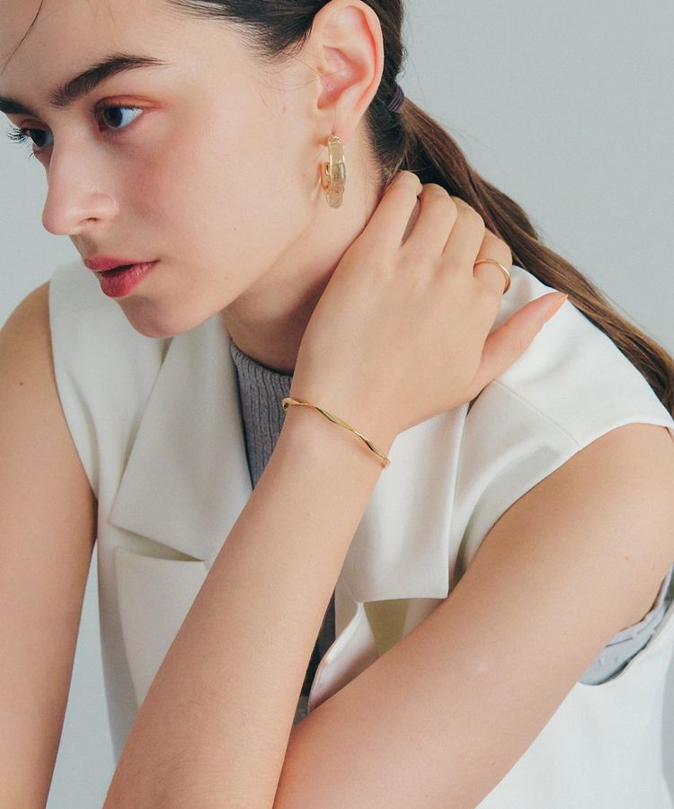 YECCA VECCA「ツイストバングル」|ブレスレット・バングル|Gold