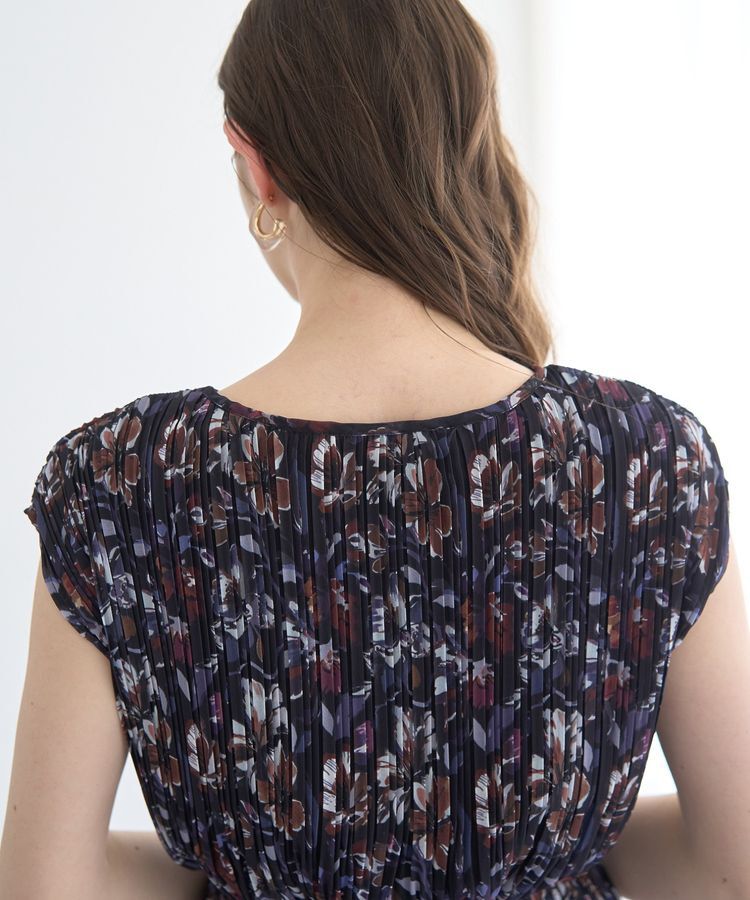 YECCA VECCA「フラワー柄プリーツワンピース」|ワンピース|