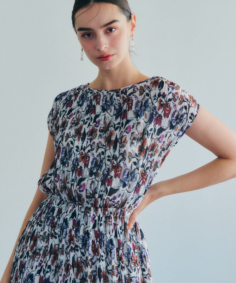 YECCA VECCA「フラワー柄プリーツワンピース」|ワンピース|