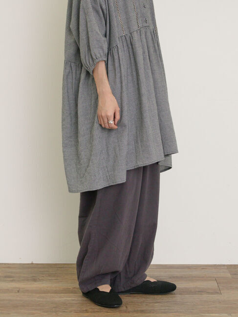 Samansa Mos2「【M/Lサイズ】裾タックギャザーパンツ」|その他|チャコールグレー
