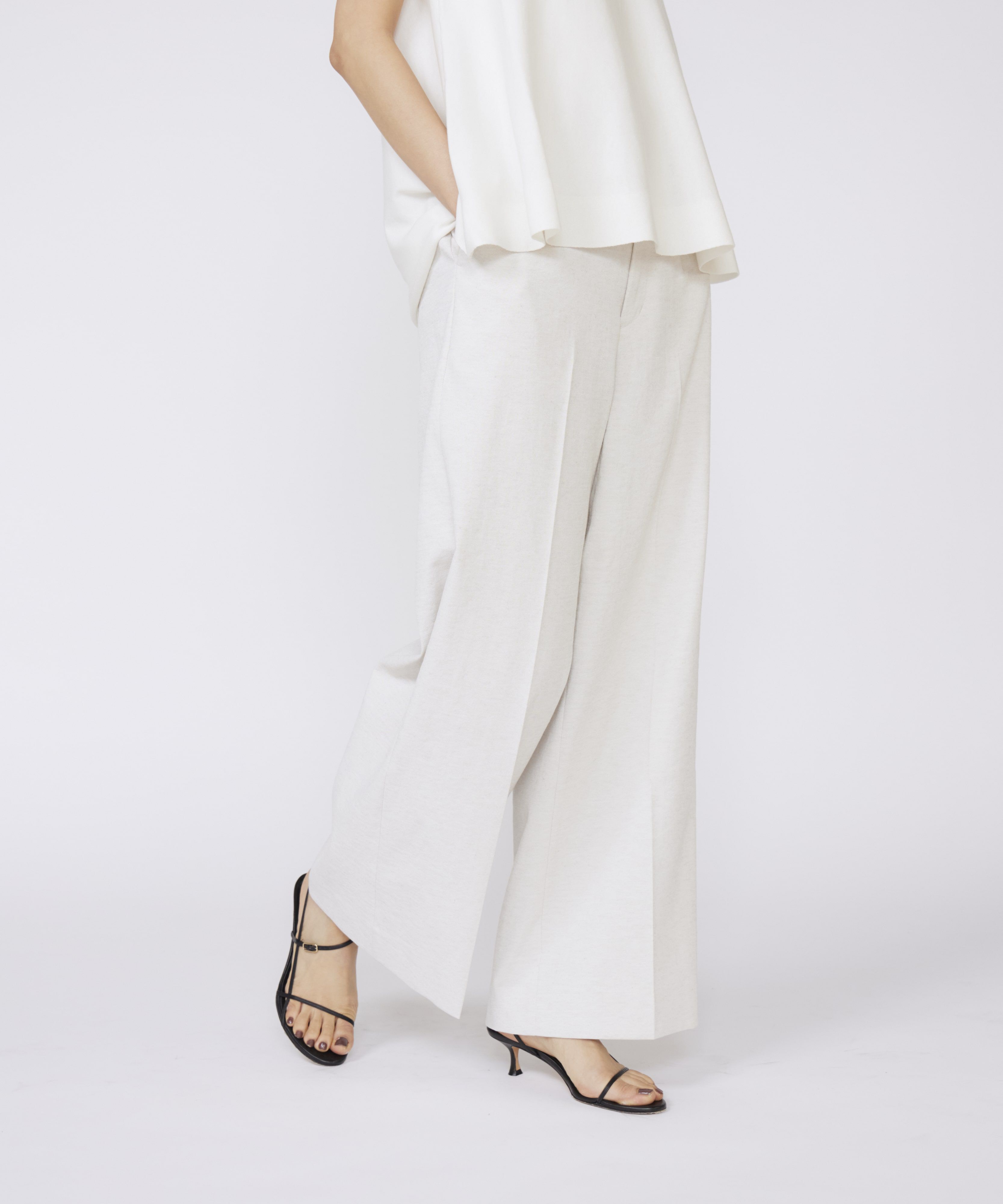 INED「シェルタリングドライ美脚ワイドパンツ」|スラックス|ベージュ2