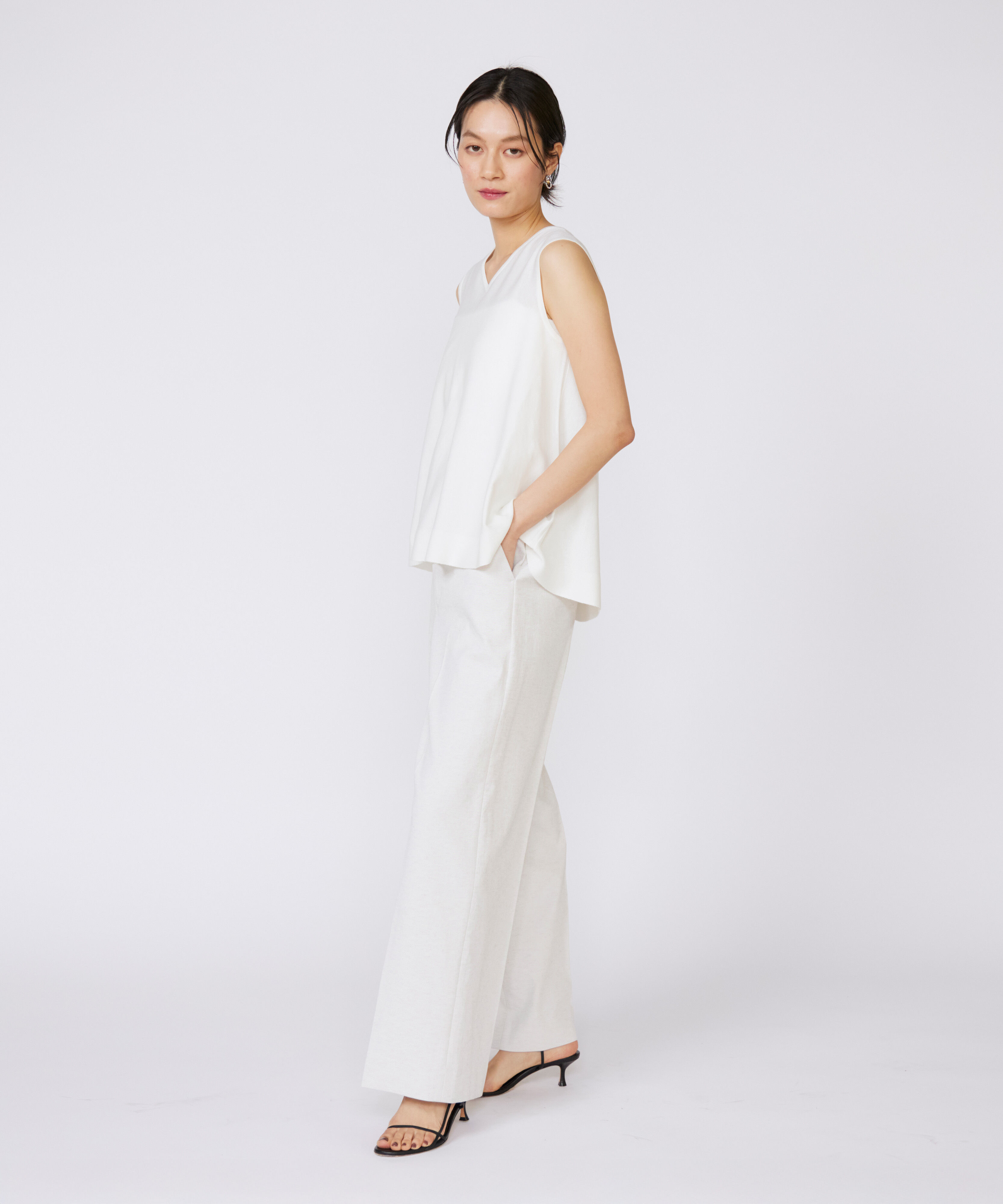 INED「シェルタリングドライ美脚ワイドパンツ」|スラックス|