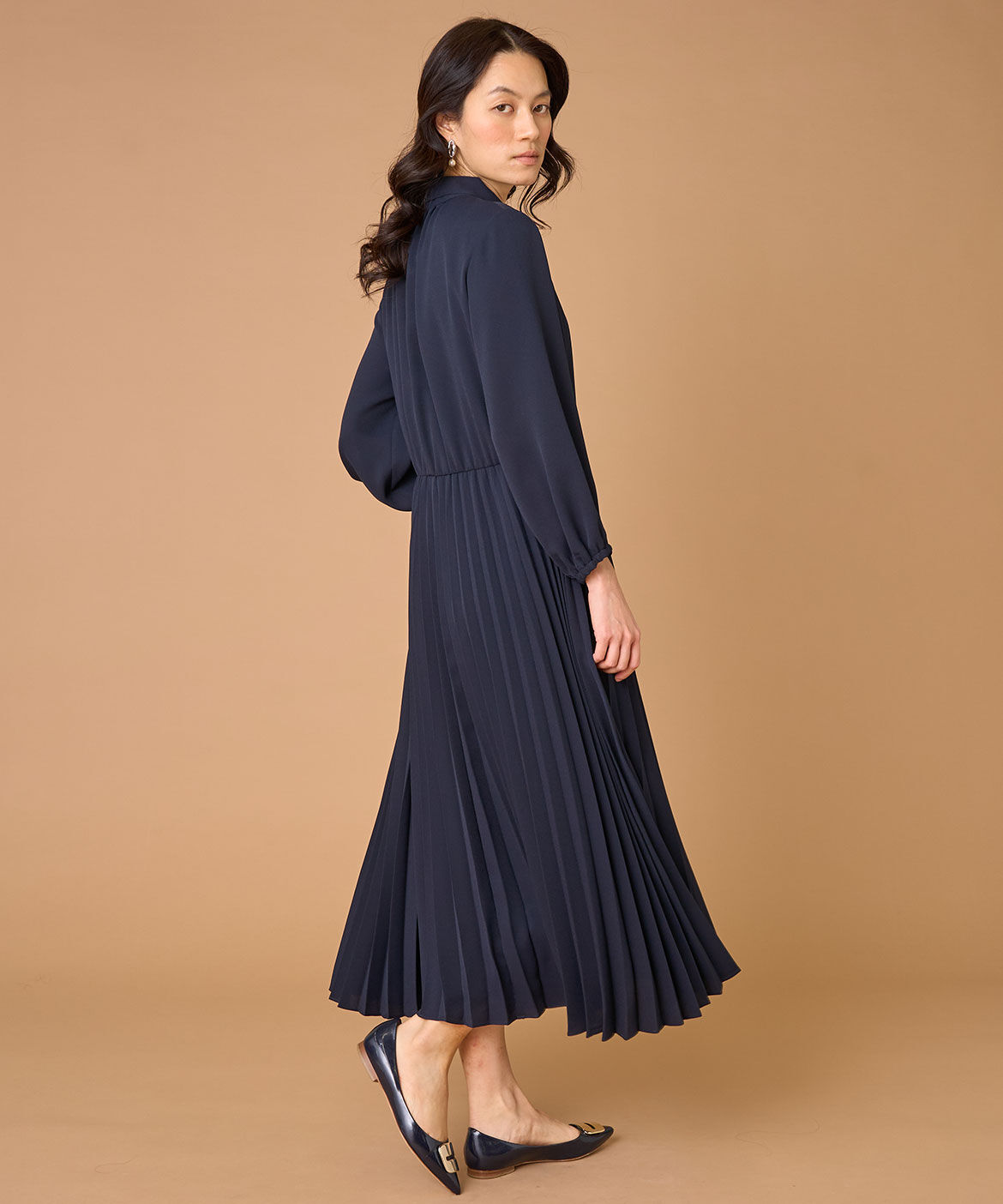 INED「ボウタイ付きプリーツワンピース」|ワンピース|