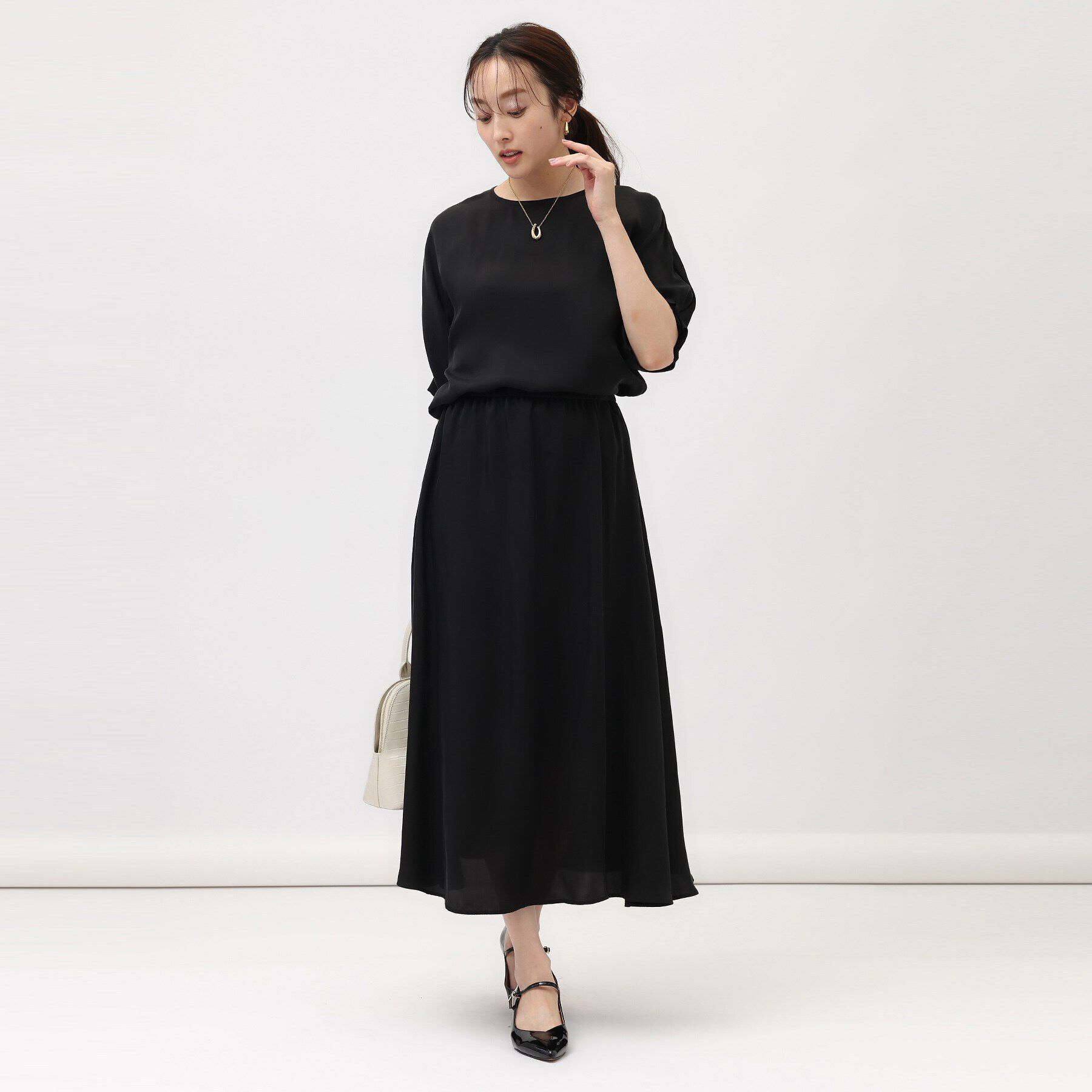 UNTITLED「【セットアップ可/ウエストゴム/パウダータッチ】シルキーキュプラ ロングスカート」|スカート|