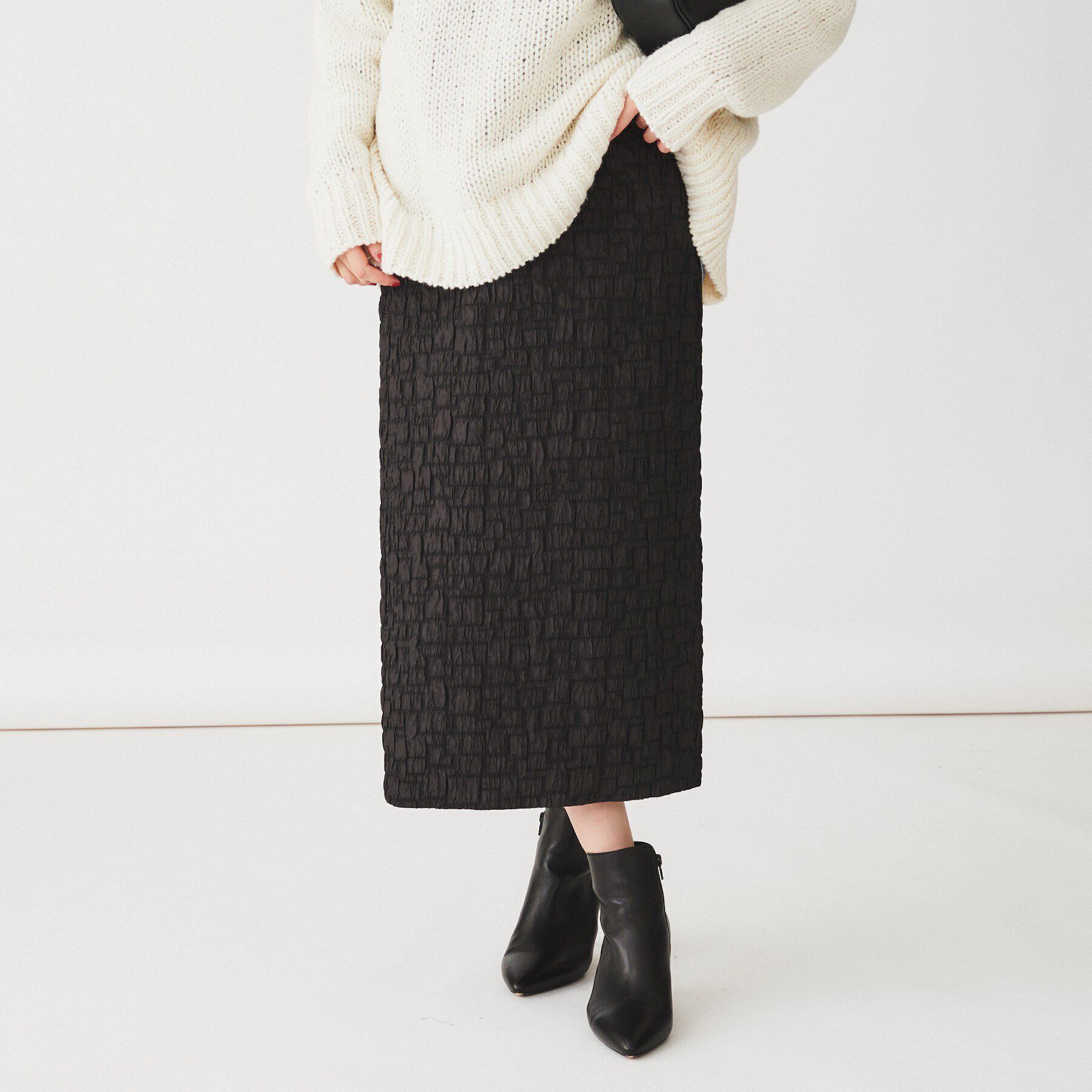 UNTITLED「【後ろウエストゴム/日本製/洗える】ブロック柄ジャカードナロースカート」|スカート|ブラック(419)