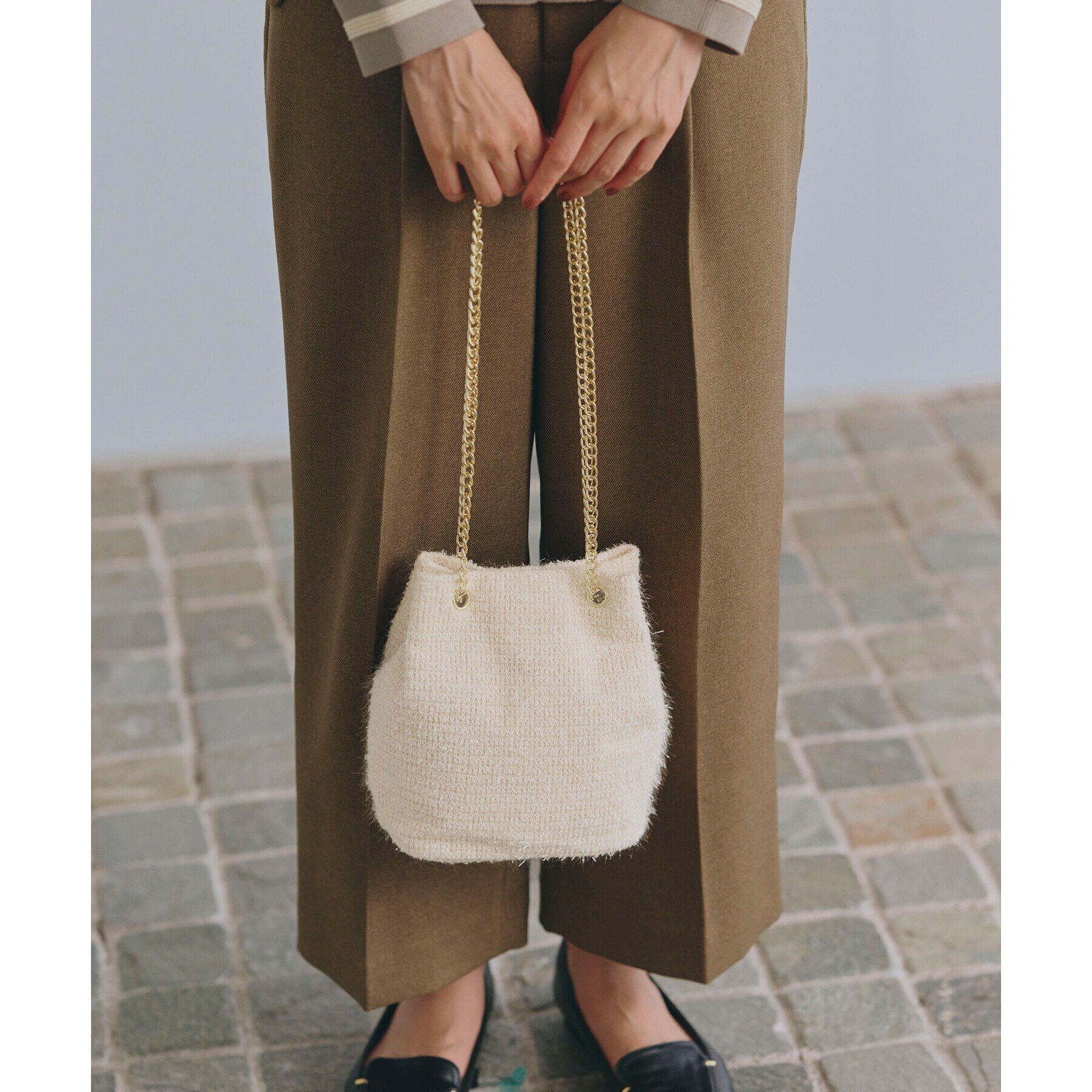 grove「【雑誌掲載】ラメニットチェーン巾着ショルダー」|ショルダー・メッセンジャー|アイボリー(404)