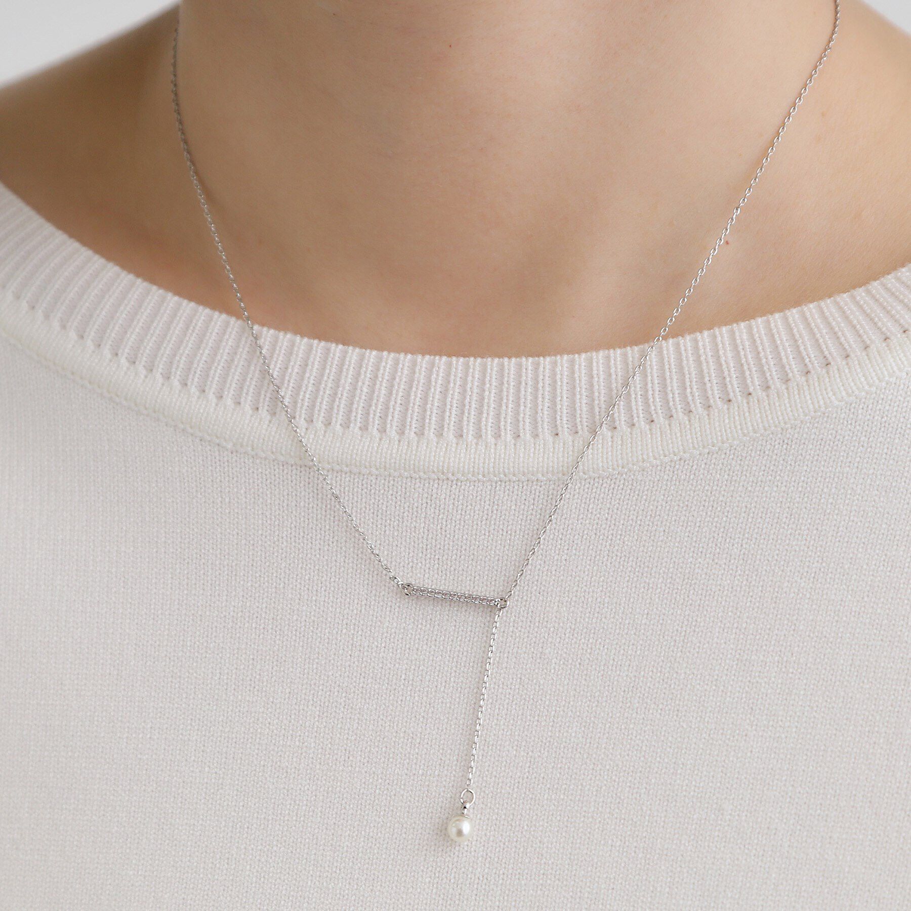 grove「パール調ビジューバーY字ショートネックレス」|ネックレス|