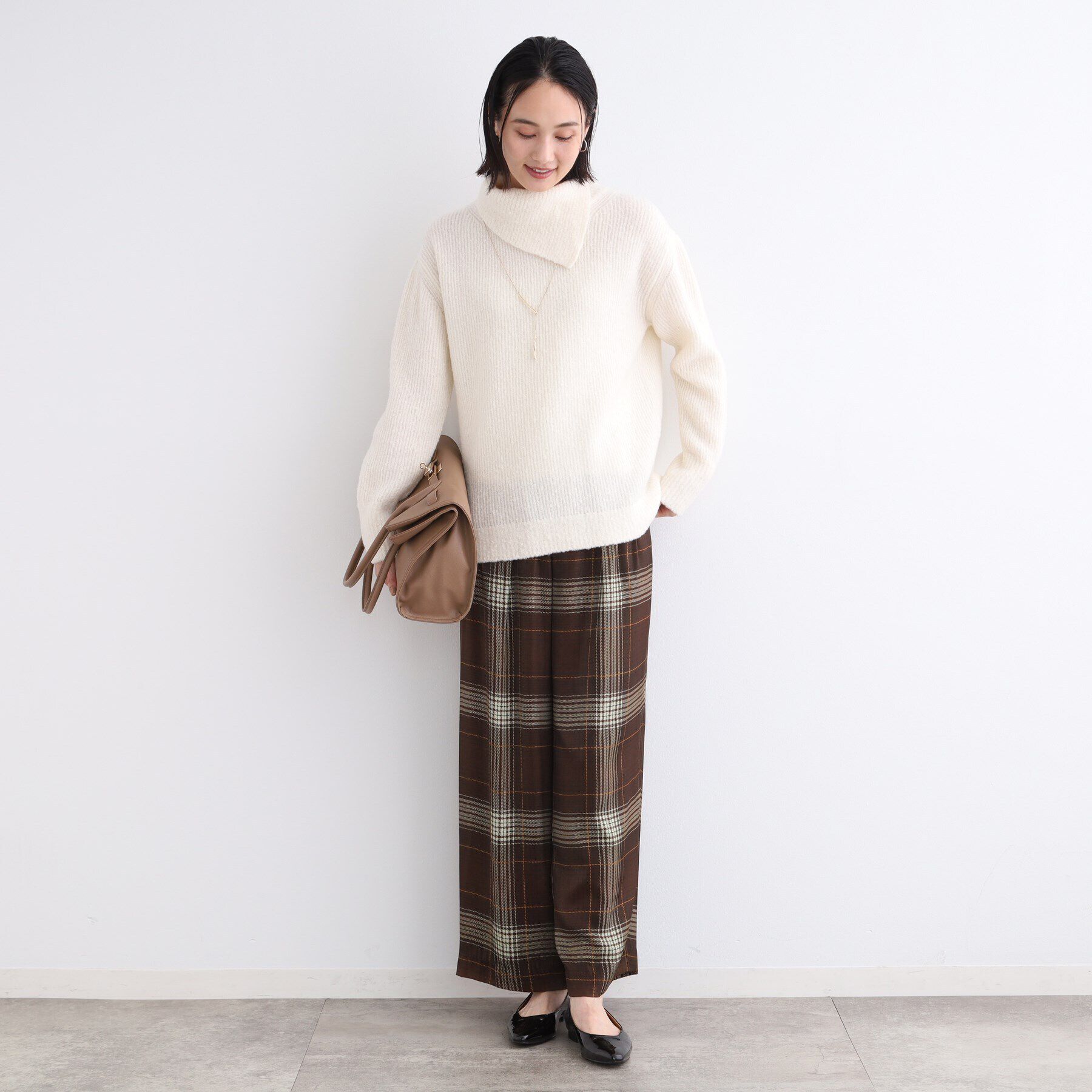 INDIVI「【ウール混／ブークレ】ループヤーン スリットハイネックニット」|ニット・セーター|