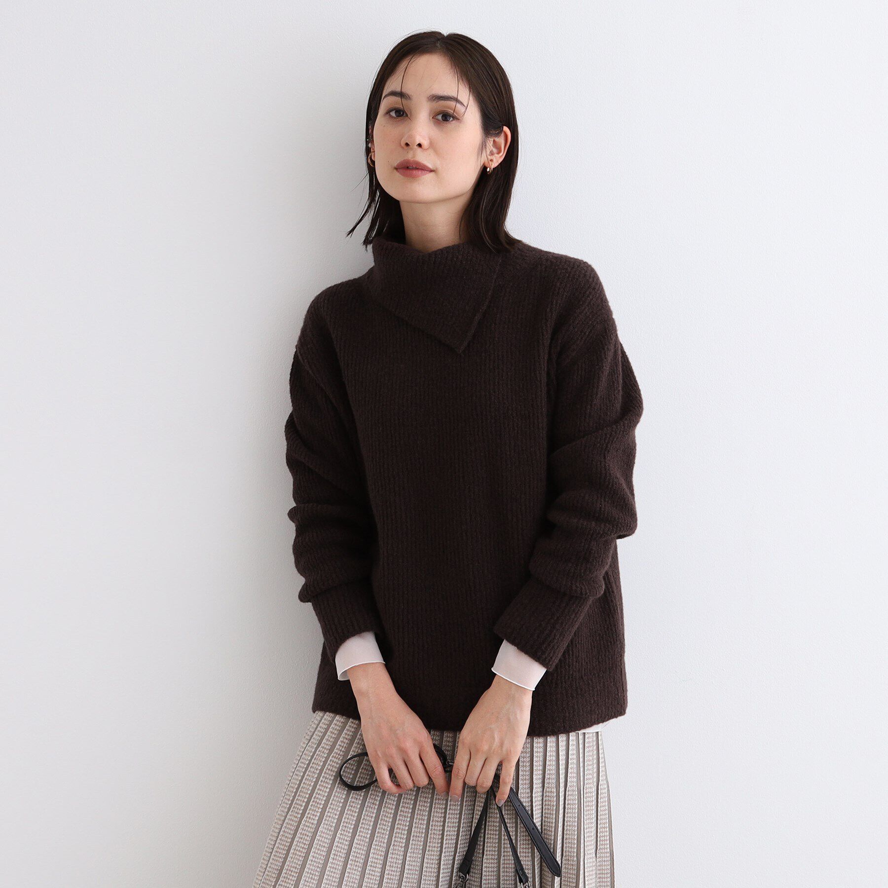 INDIVI「【ウール混／ブークレ】ループヤーン スリットハイネックニット」|ニット・セーター|