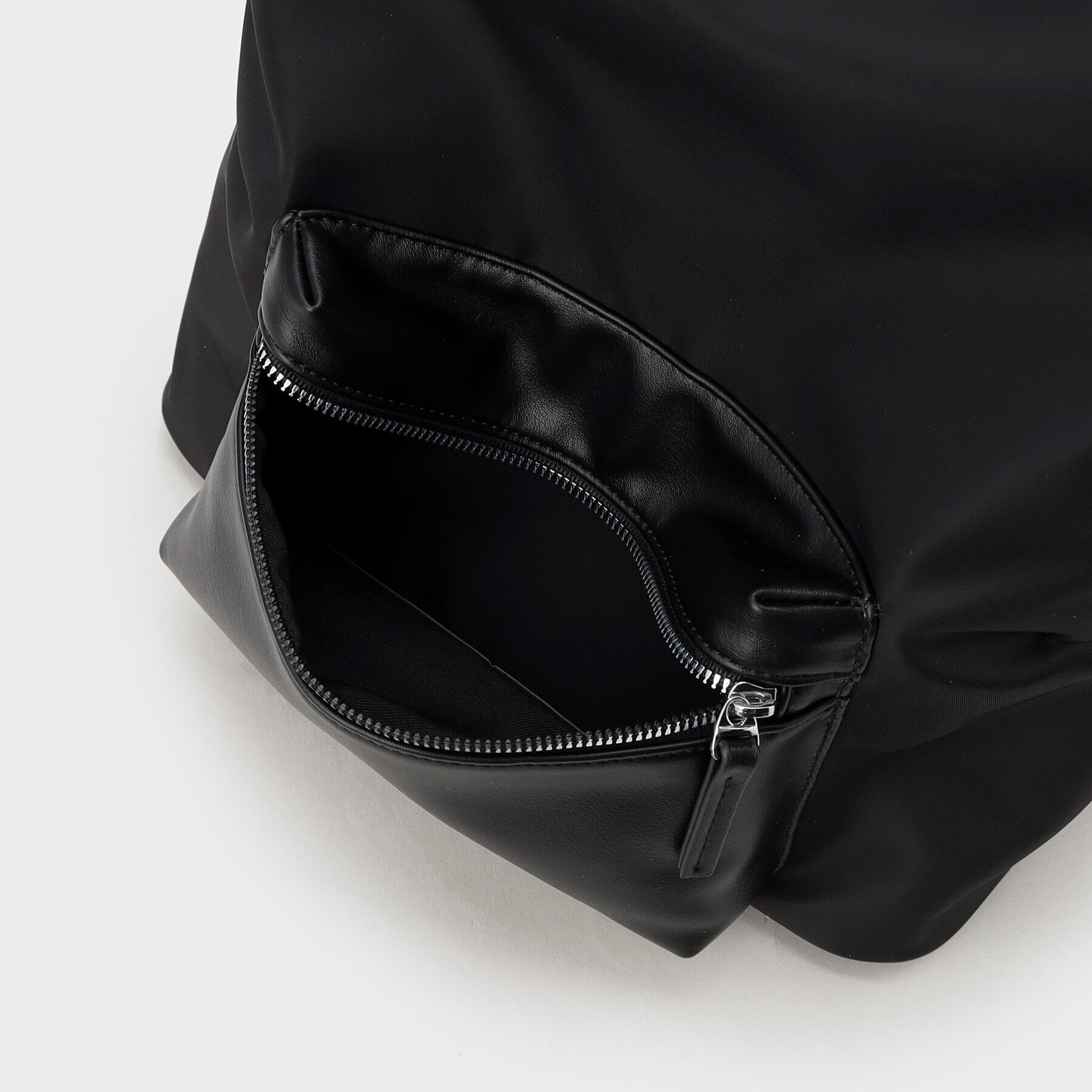 INDIVI「【軽量／撥水】ナイロン＆合皮 マルチリュック」|リュック|