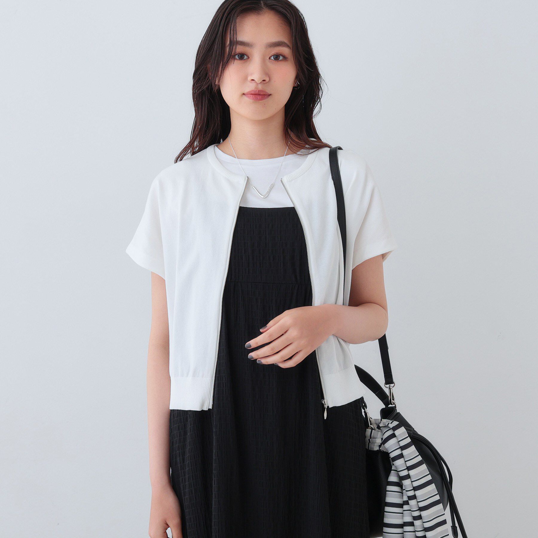 INDIVI「【洗える】ブルゾン風ジップニットベスト」|ニット・セーター|ホワイト(001)