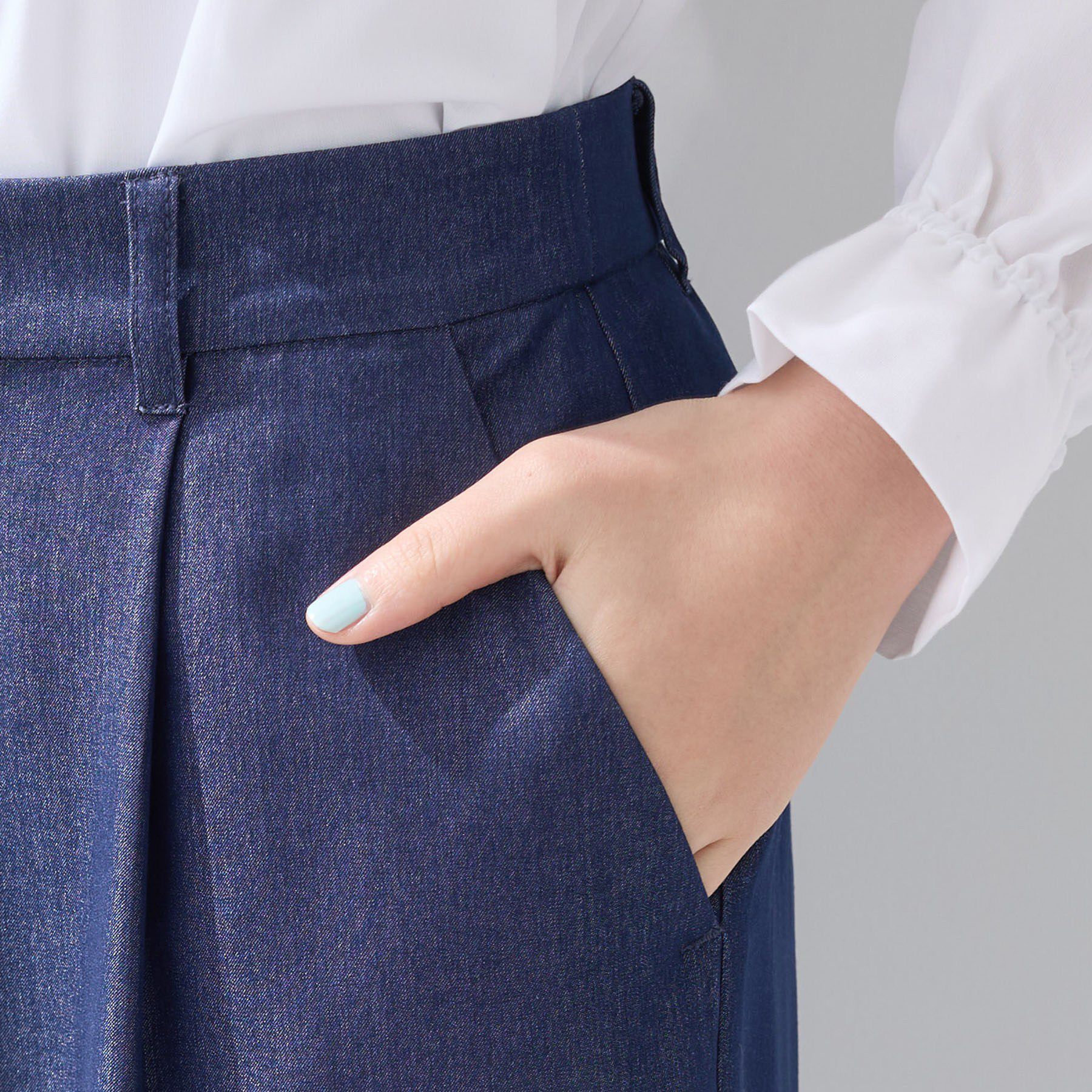 INDIVI「【デニム調素材】きれいめワイドパンツ」|その他|