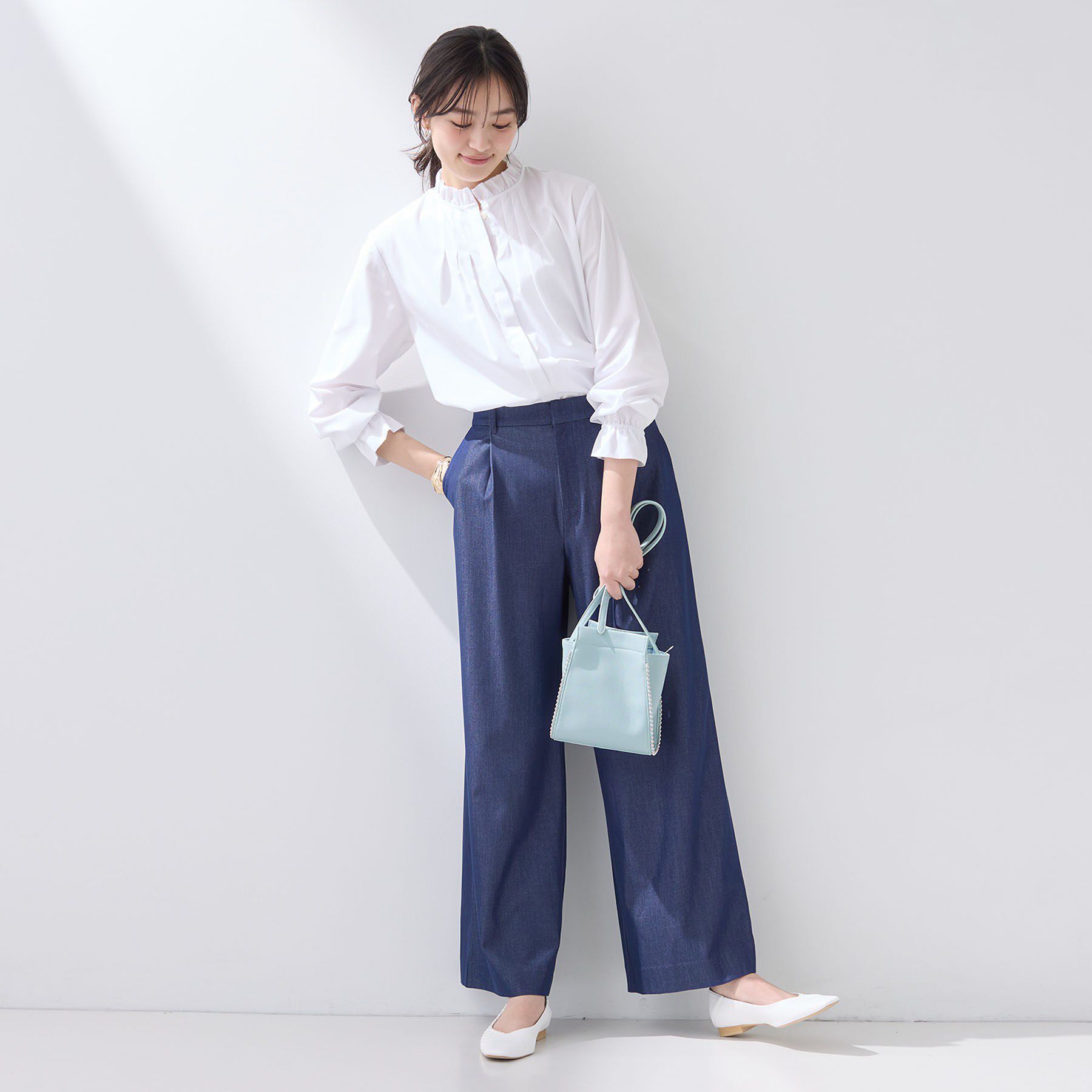 INDIVI「【デニム調素材】きれいめワイドパンツ」|その他|