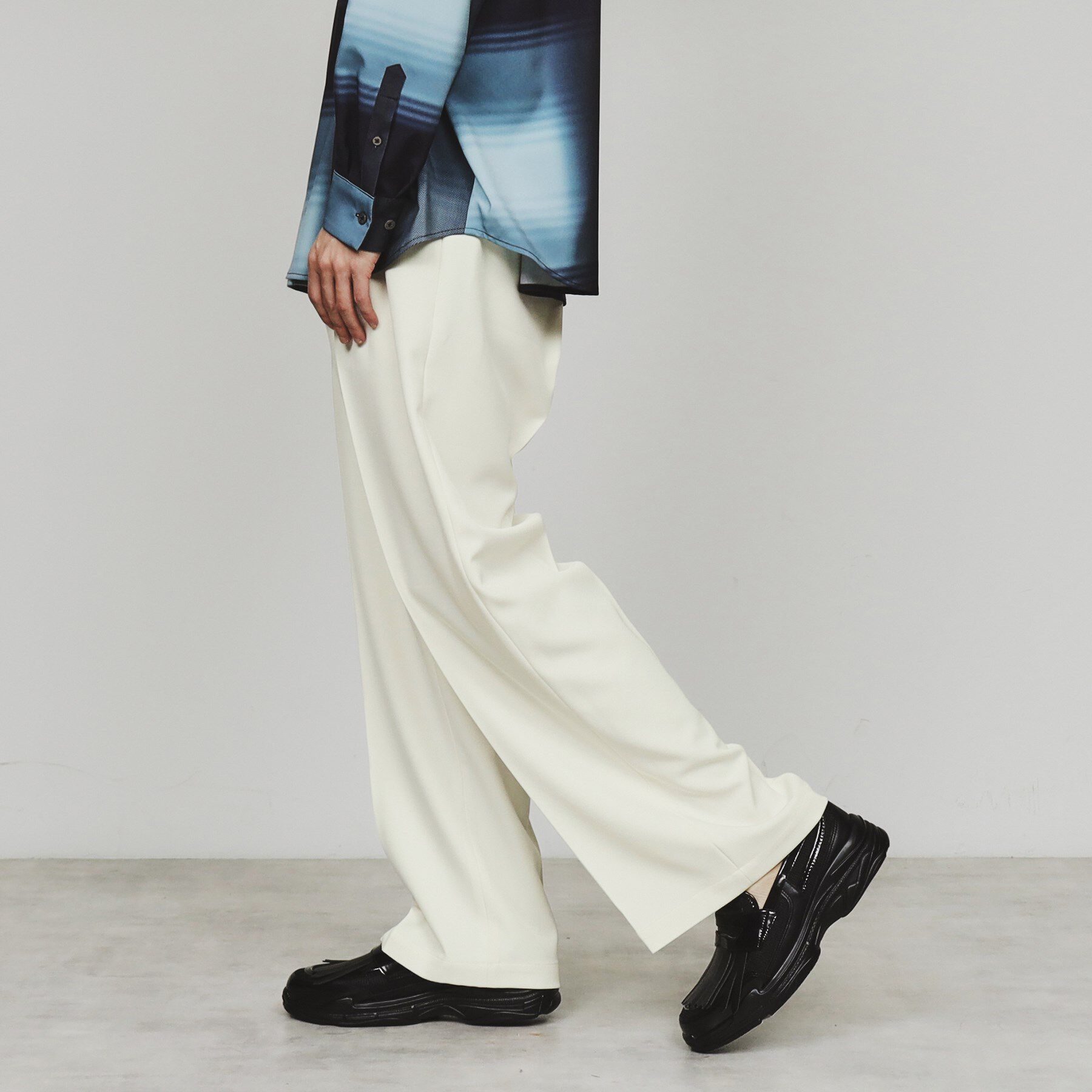 tk.TAKEO KIKUCHI「ワイドテーパードタックパンツ」|その他|