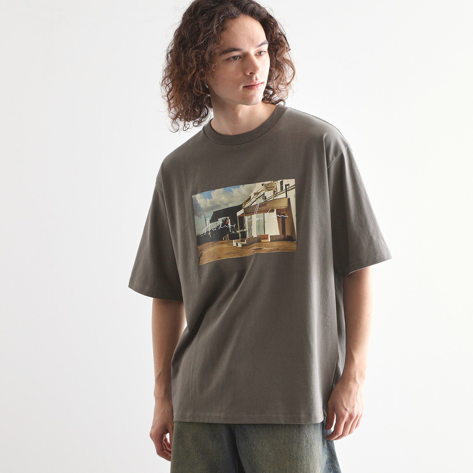 tk.TAKEO KIKUCHI「アンドリューマクリア フォトTシャツ」|Tシャツ・カットソー|チャコールグレー(0