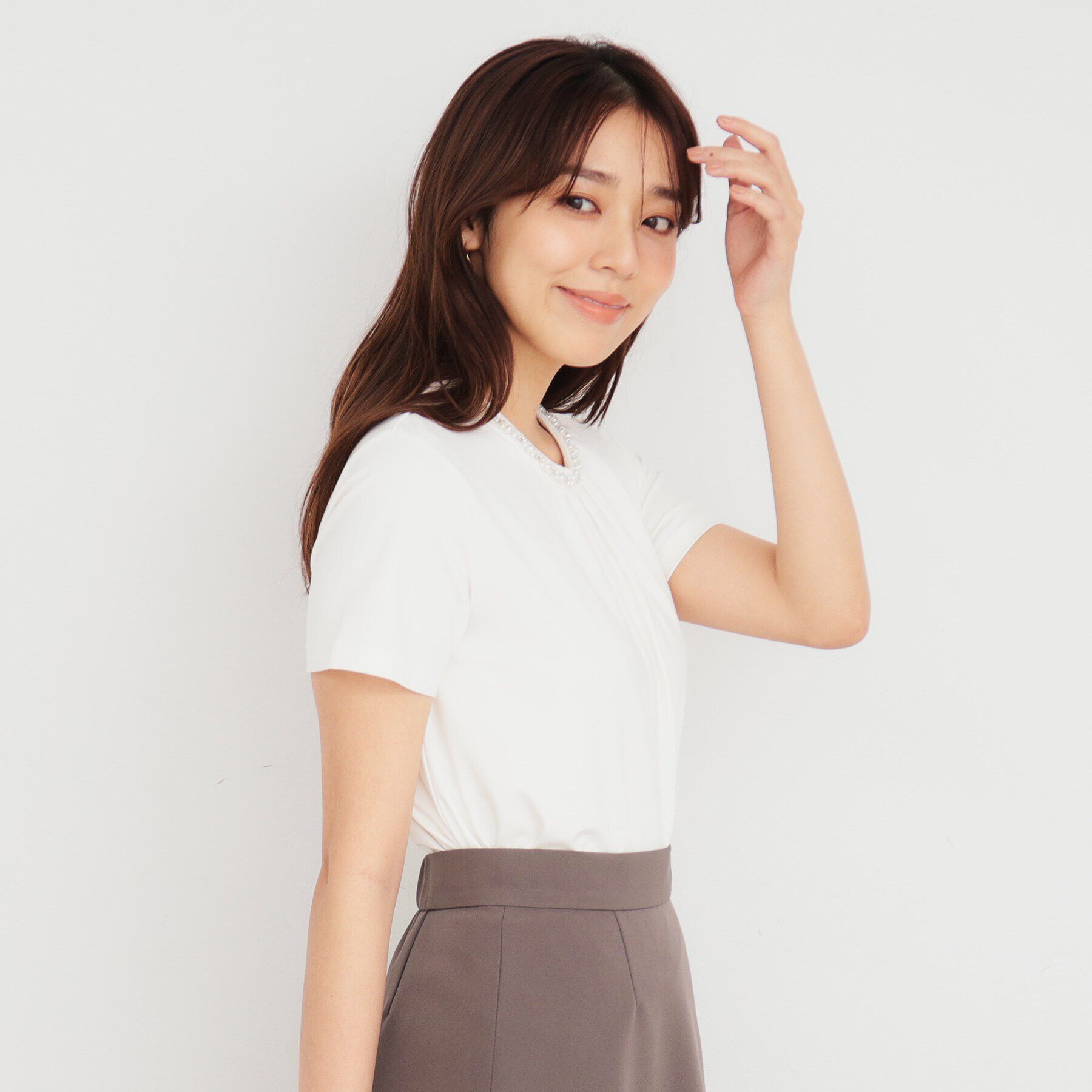 index「UV ストレッチポンチビジューネックトップス【接触冷感/洗濯機洗い可】」|Tシャツ・カットソー|