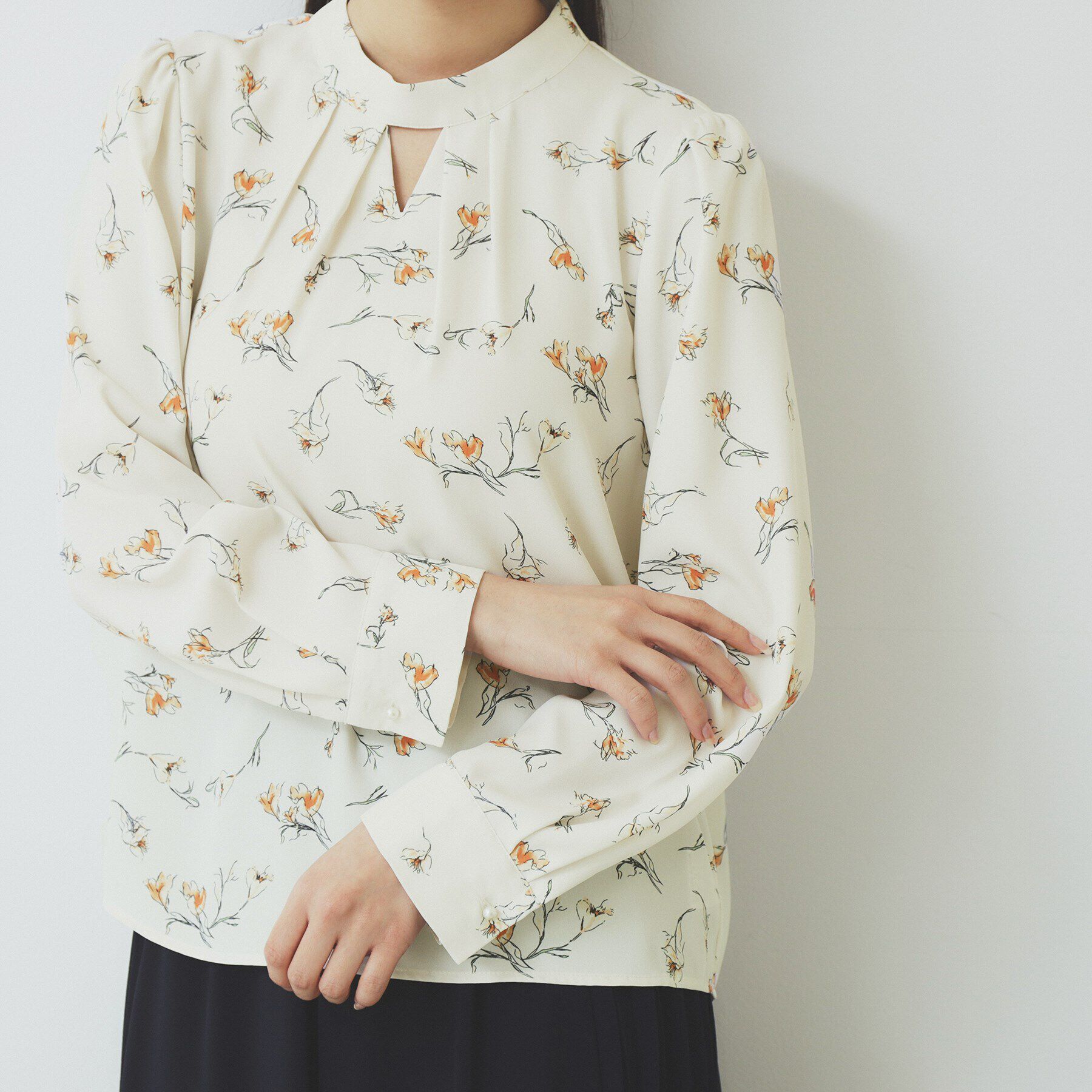 index「ハイネックスリットブラウス【洗濯機洗い可/イージーアイロン】」|シャツ・ブラウス|